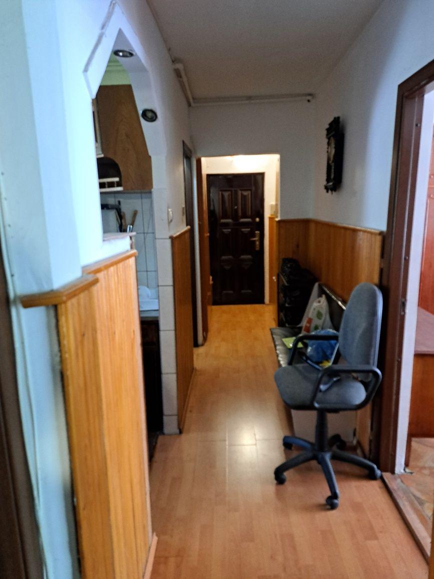 Apartament 3 camere 2 bai - imagine 1