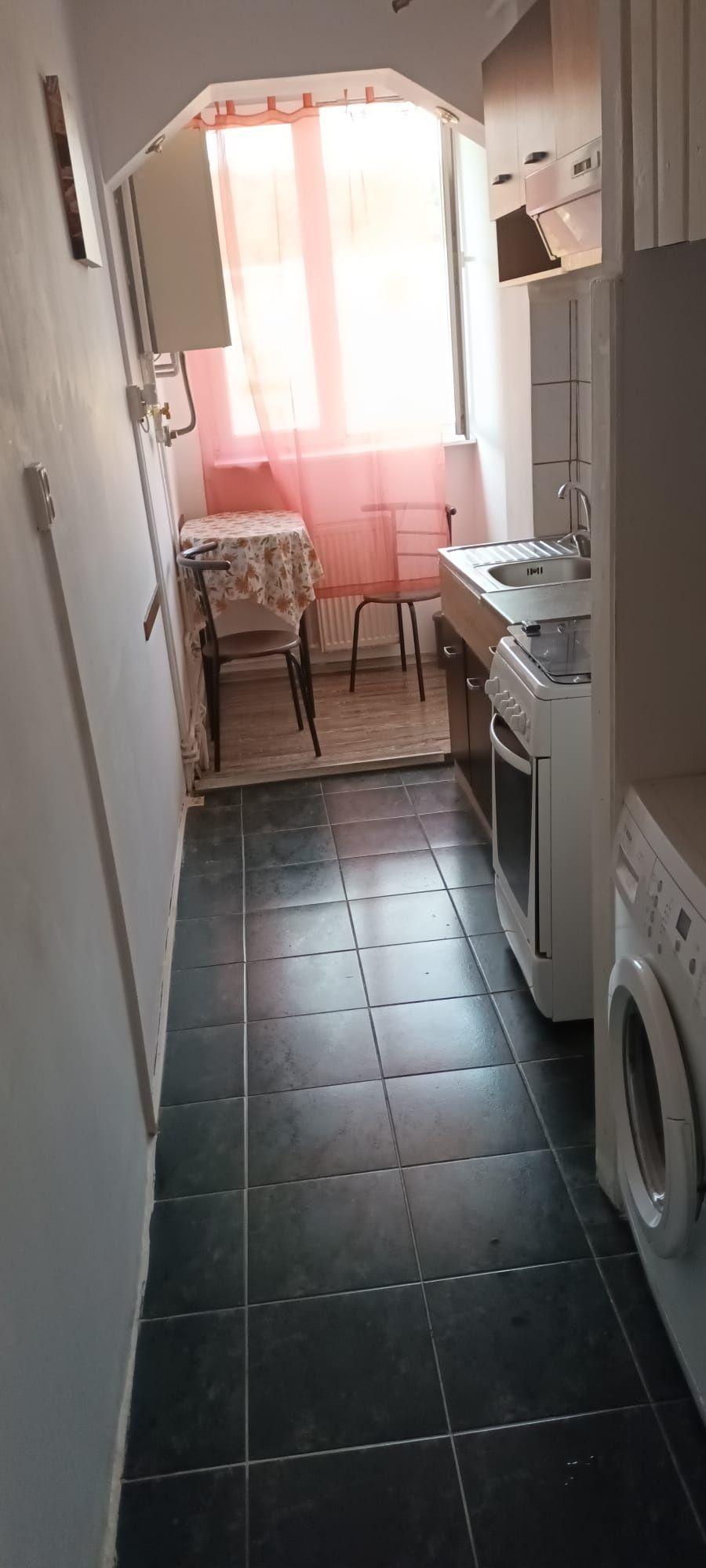 Garsonieră de închiriat