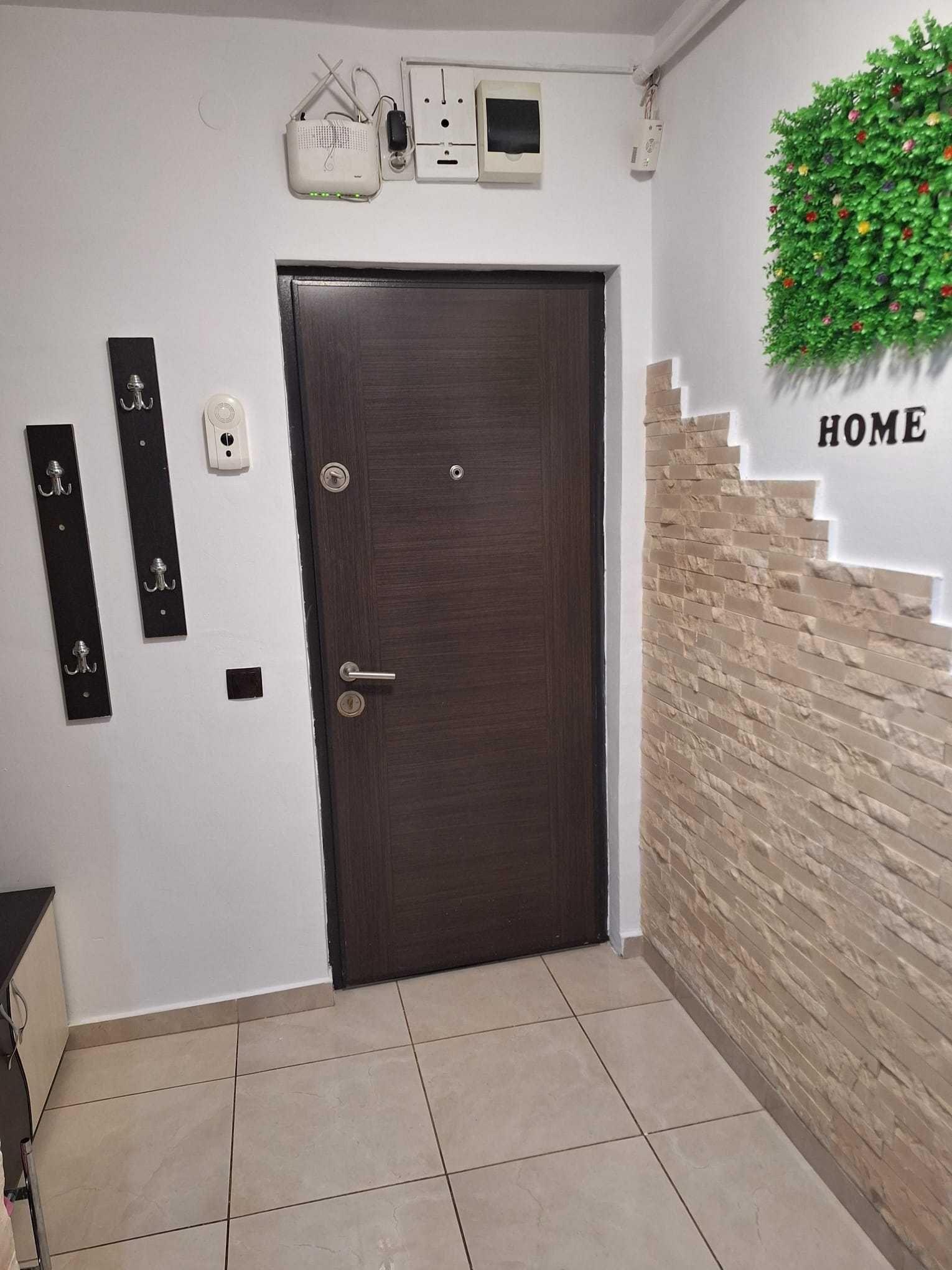 Vând apartament 2 camere Calea București