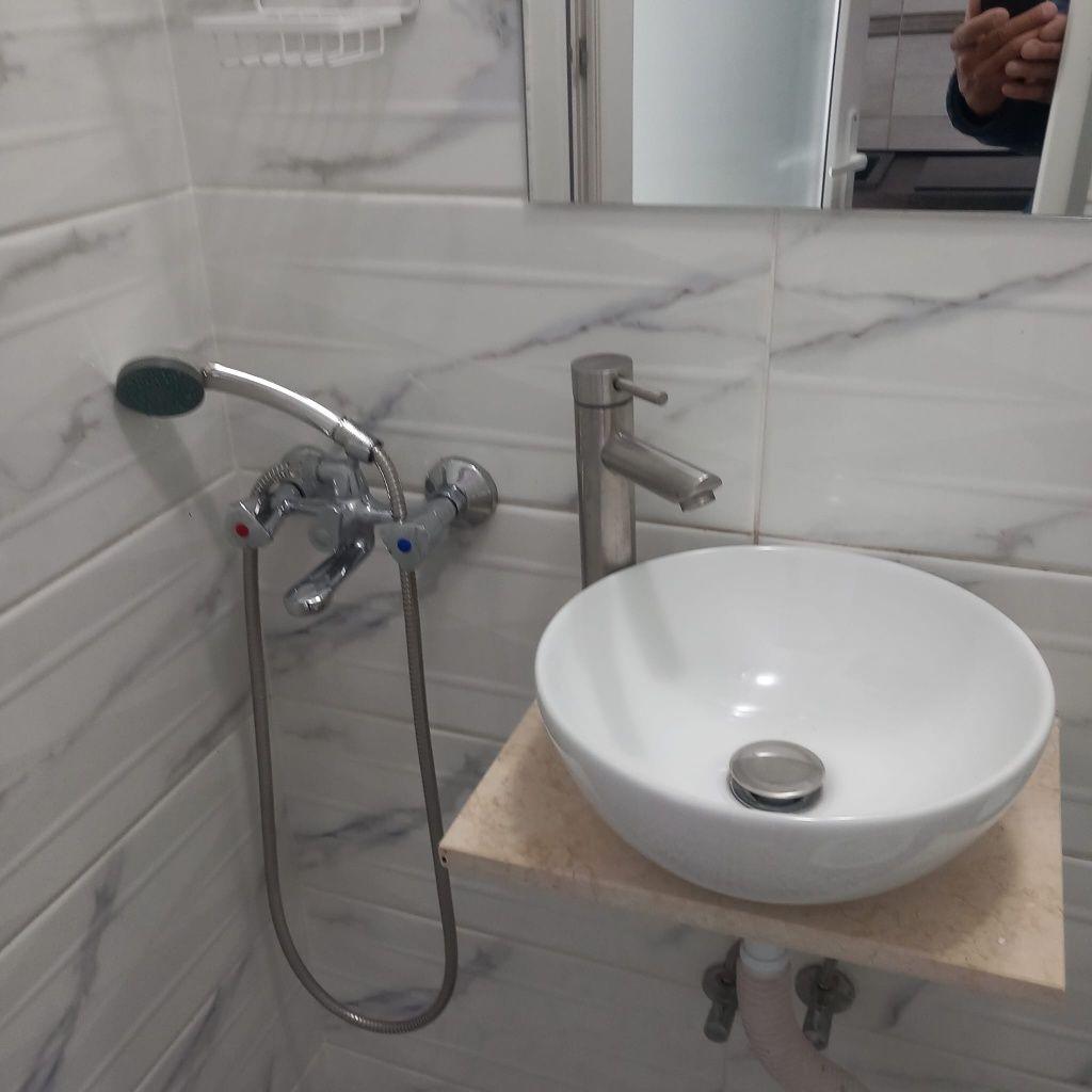 Închiriez camera de cămin , 12 mp, mobilata,utilata, baie proprie, totul electric, 4/4
