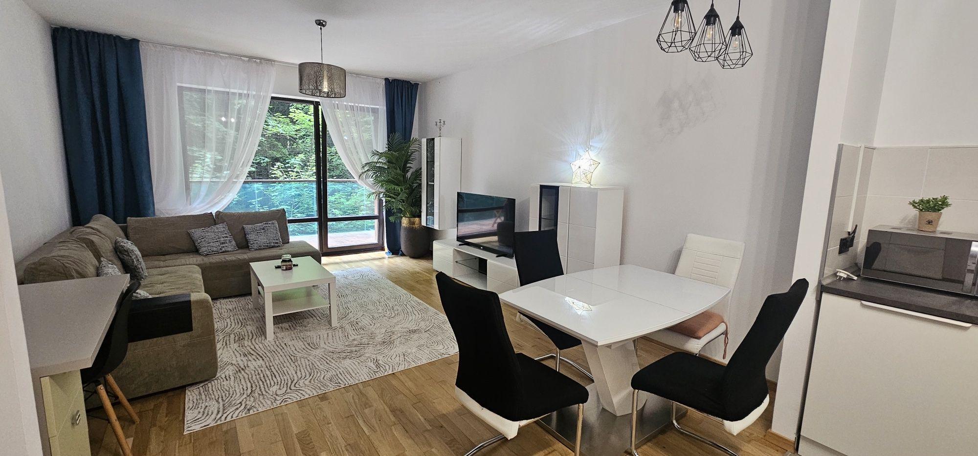 Închiriez apartament 2 camere - Racadau - Tampa Gardens