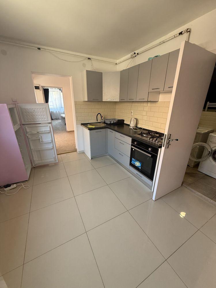 Apartament la casa 3 camere