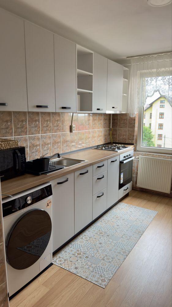 Închiriez apartament 3 camere spatios, parcare și AC! - imagine 1