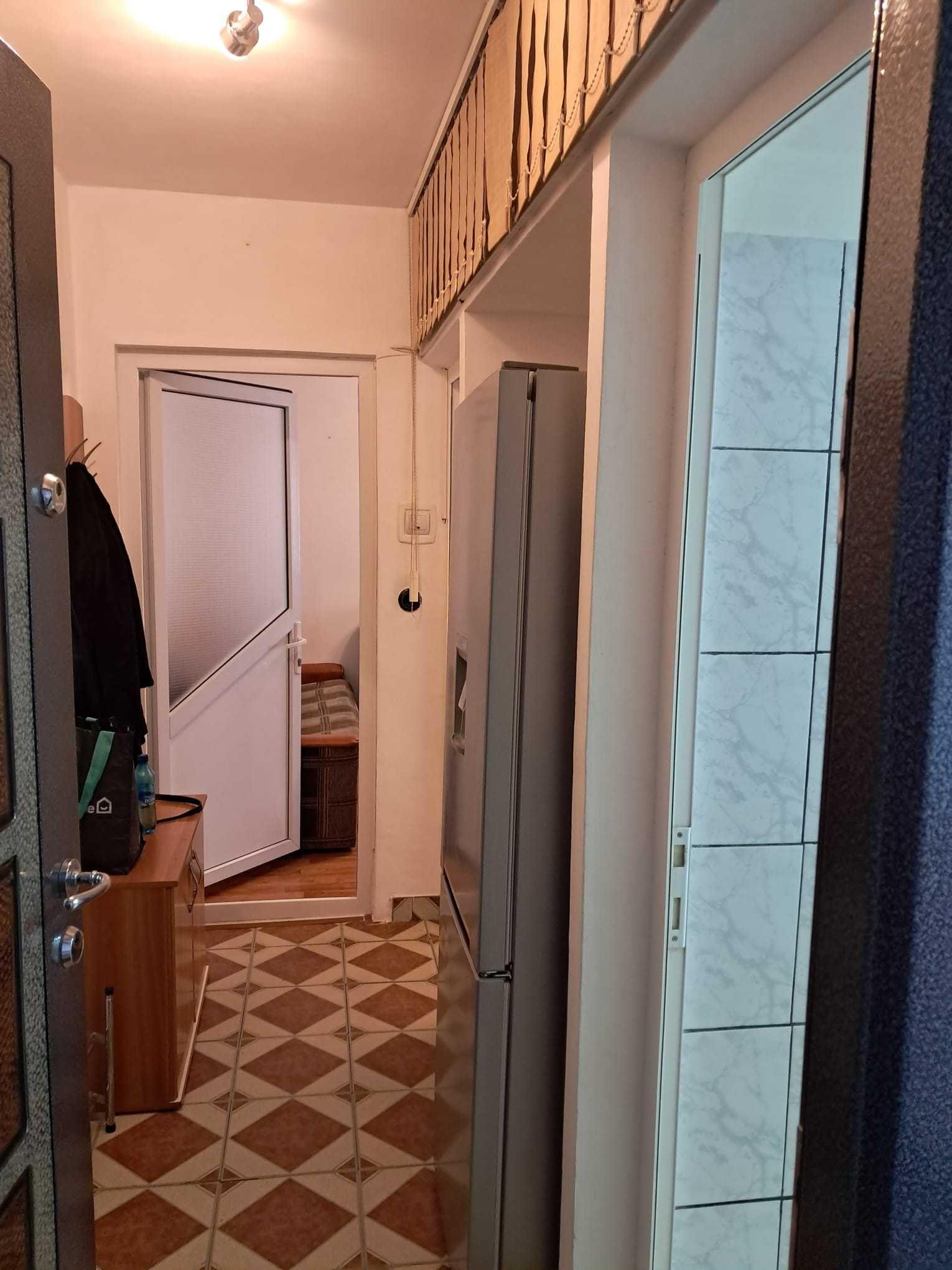 Vând/schimb apartament 2 camere semidecomandat în zona Sabroso