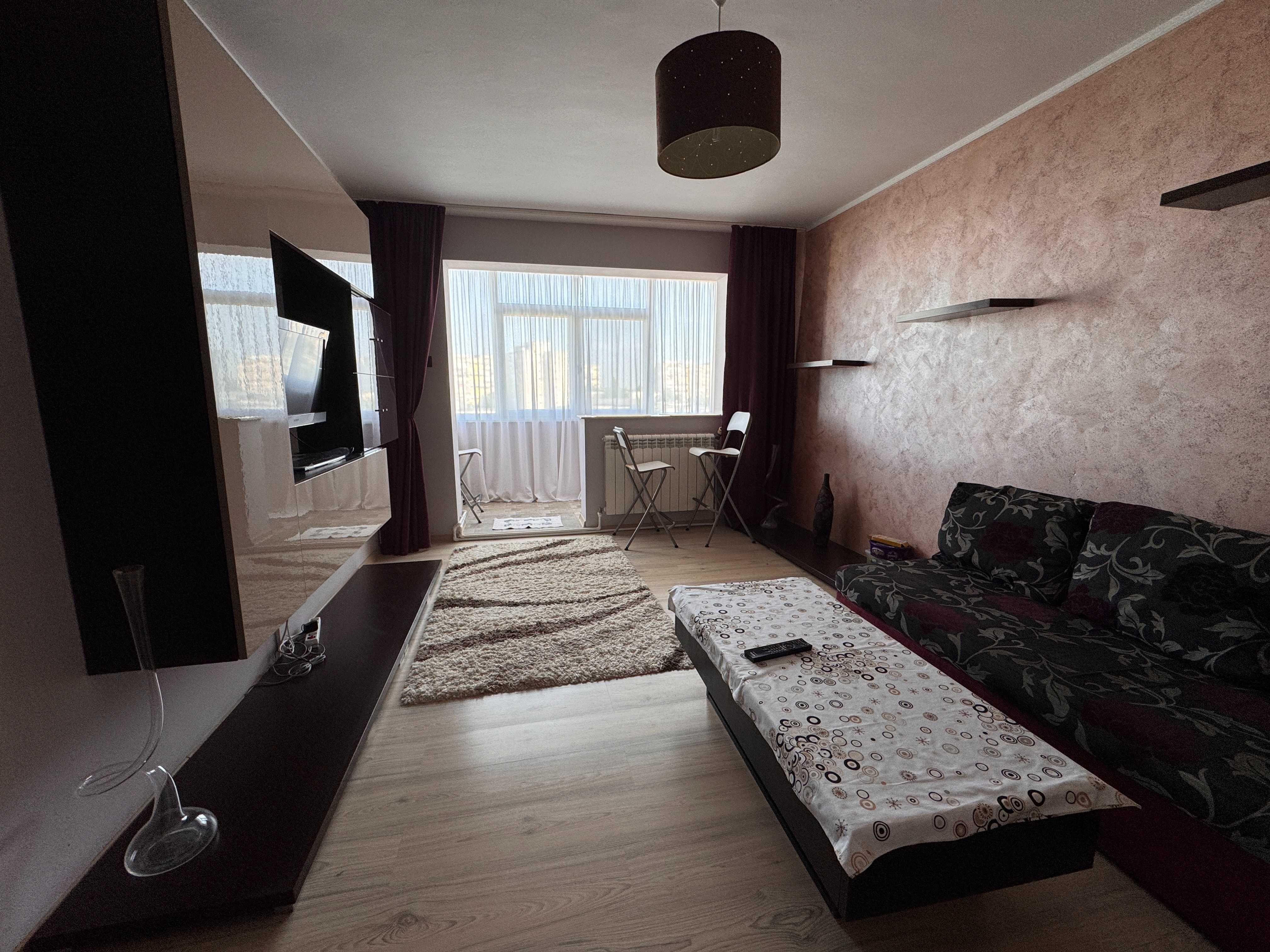 inchiriez apartament doua camere decomandat
