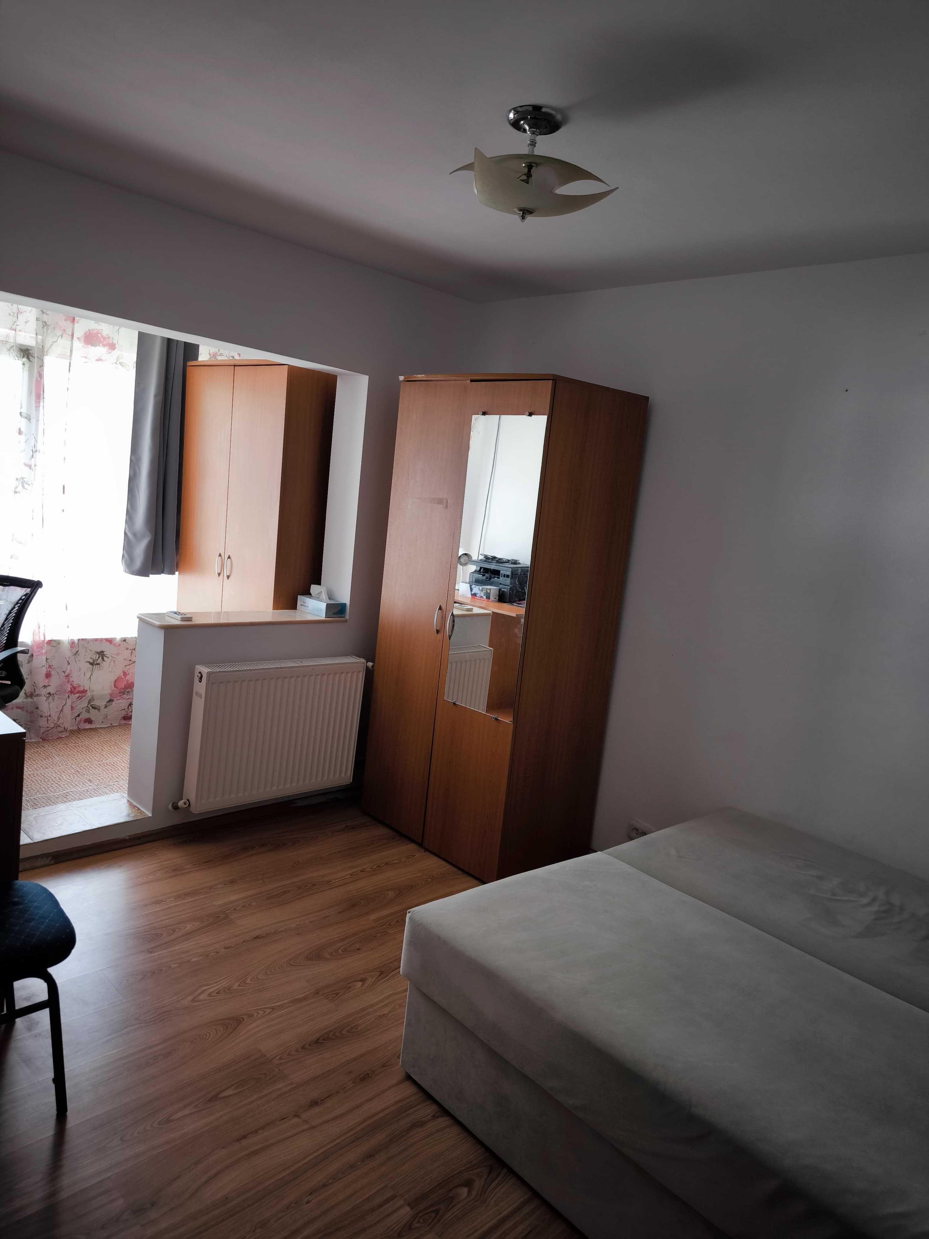 Apartament de închiriat 3 camere Zoom beach