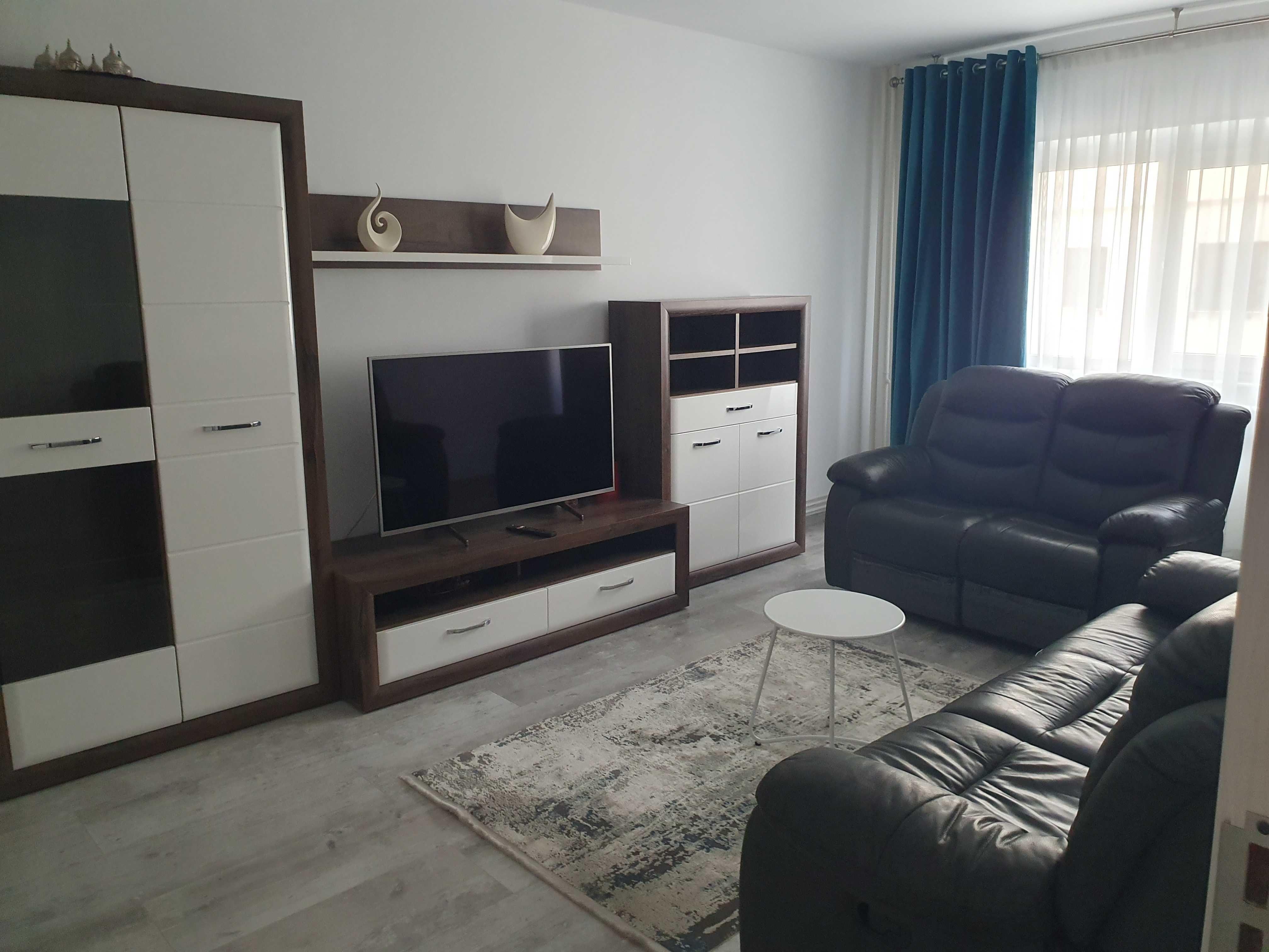 Apartament 3 camere de inchiriat