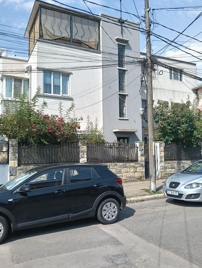 Apartament 3 camere ultracentral Piata Grivitei