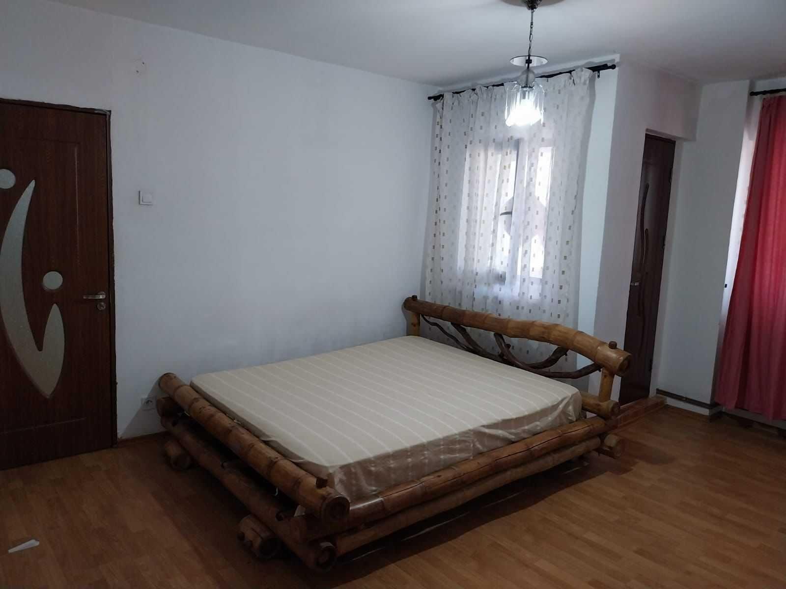 Închiriez garsonieră – 54 m² – zonă centrală, Craiova
