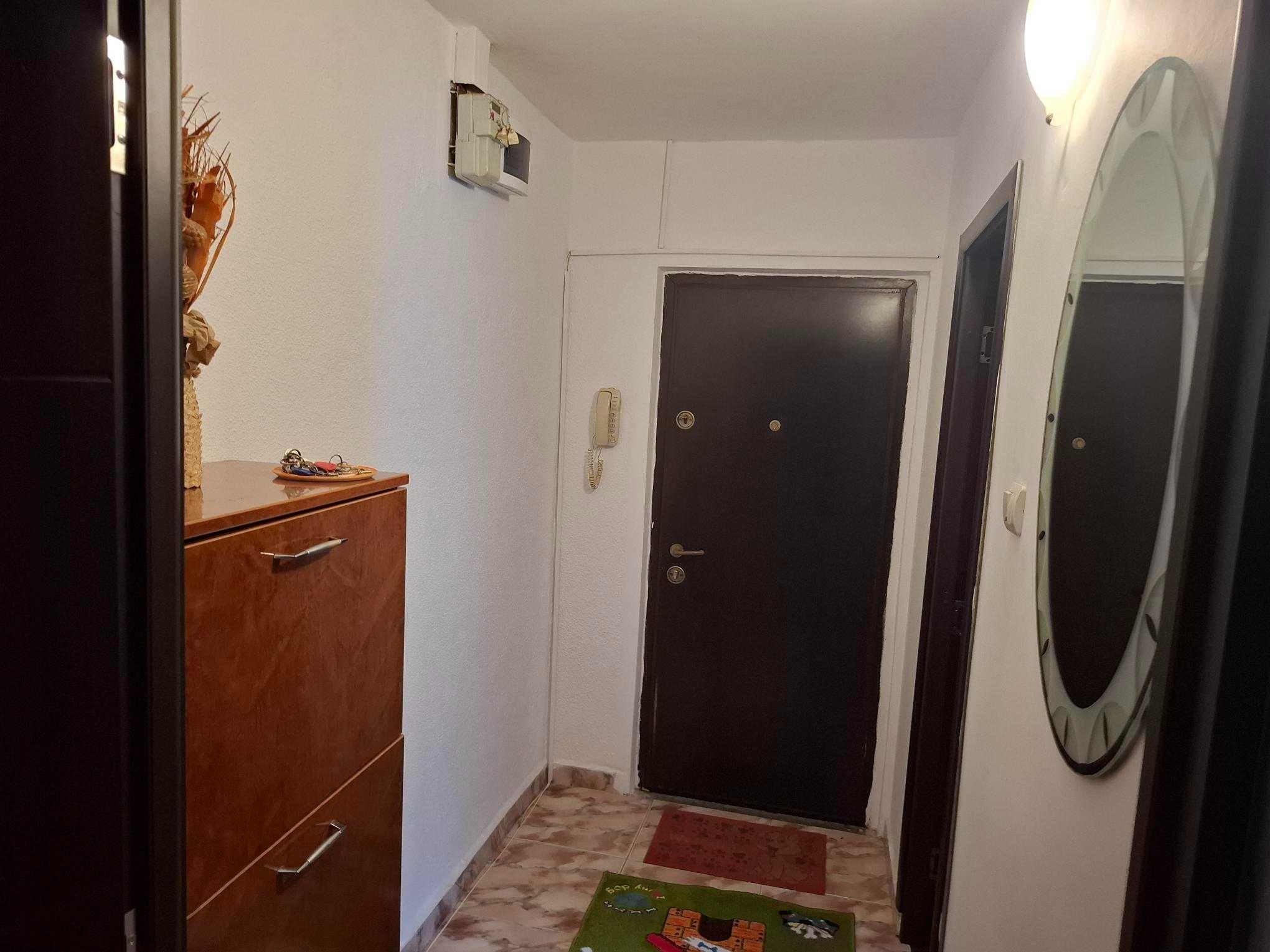 INCHIRIERE APARTAMENT 2 CAMERE Craiova , Cartier Craiovita Noua