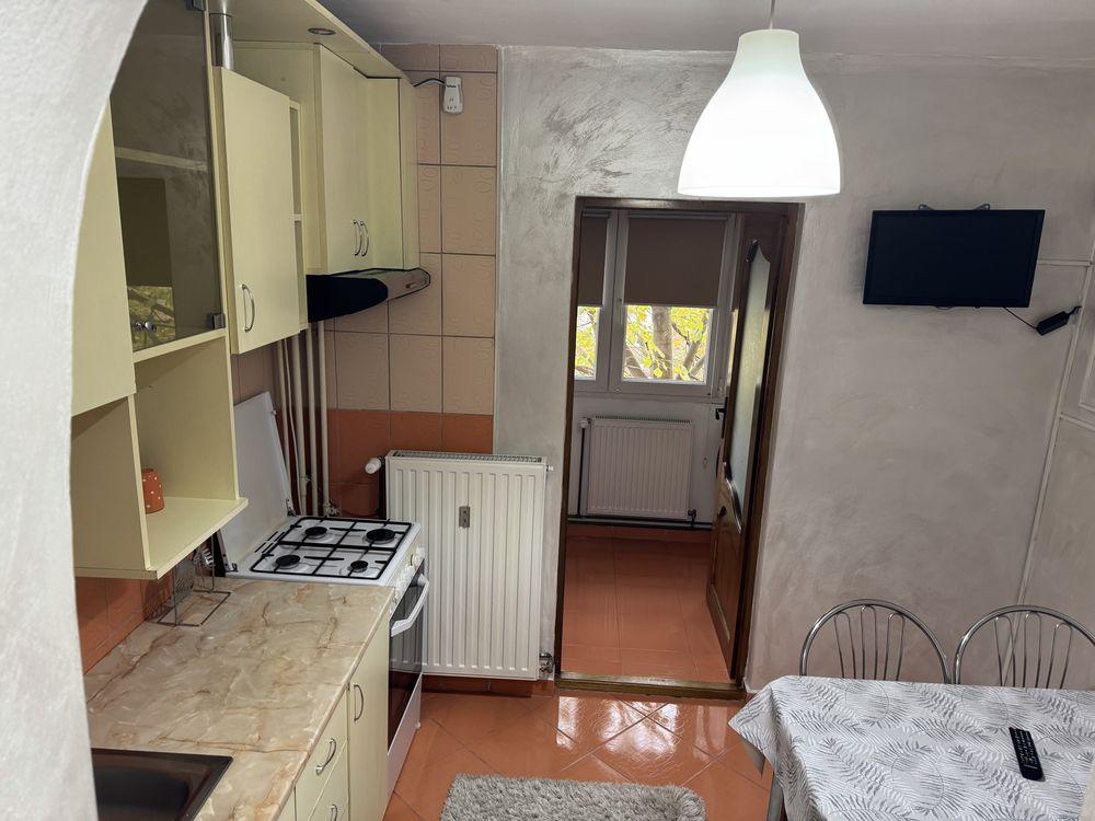 Inchiriez apartament 2 camere decomandat cu centrala ! Amaradiei langa pizza Proper