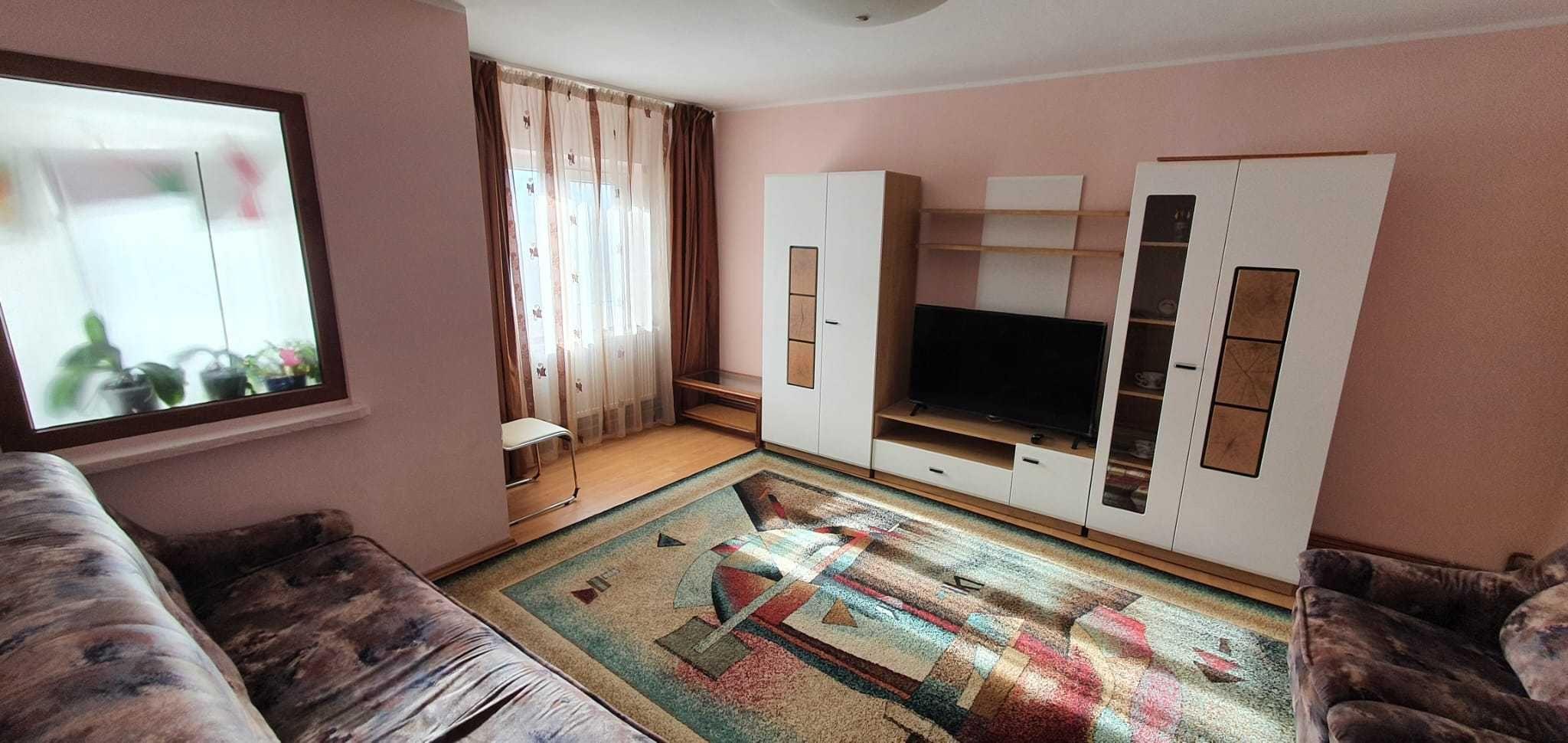 Inchiriez apartament cu 3 camere decomandate -et 2- CT- Rovine