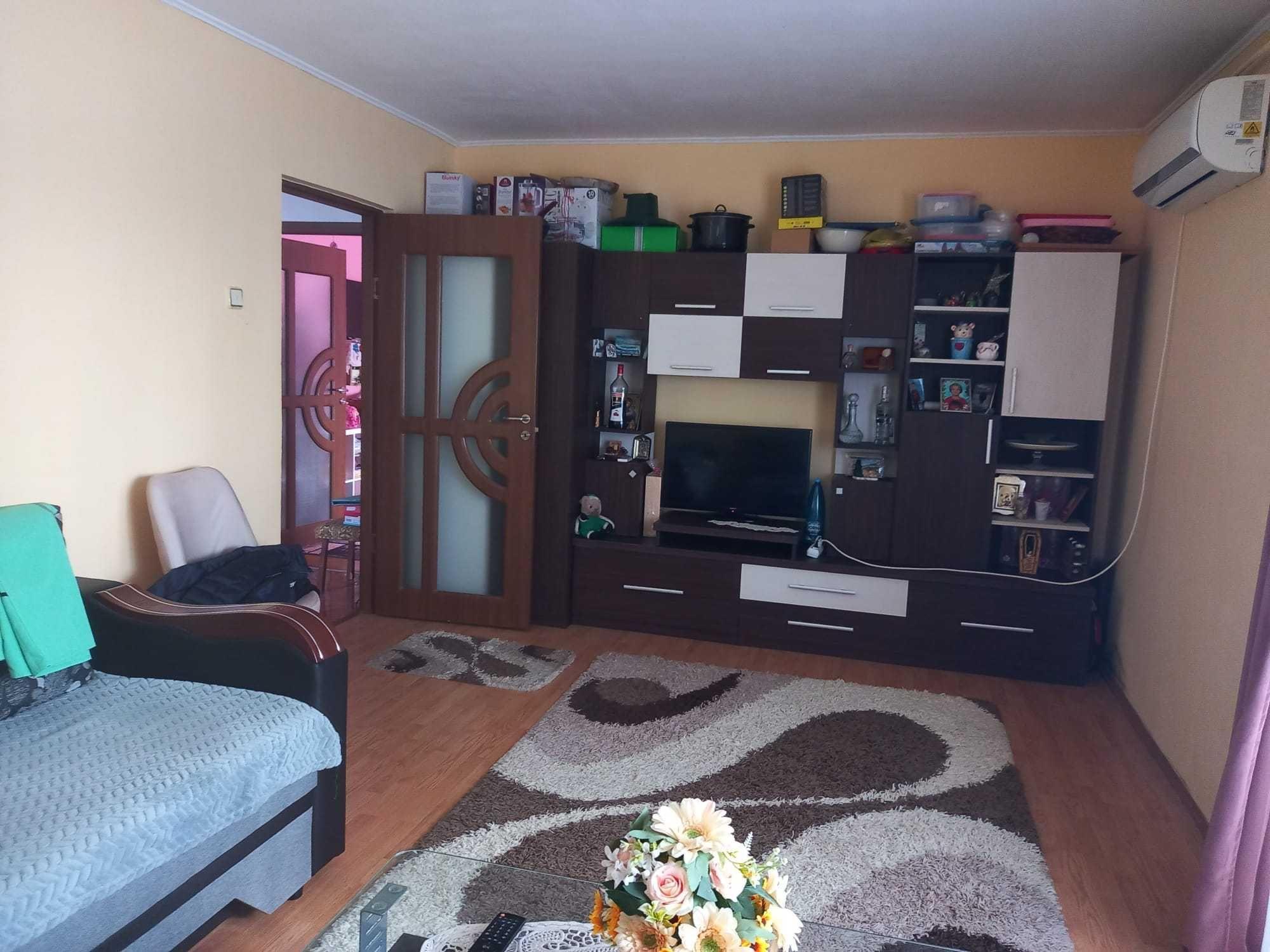 Apartament 3 camere,baie,bucatarie,2 spatii de depozitare,2 balcoane,tip PC,suprafata 66m et 4/4.