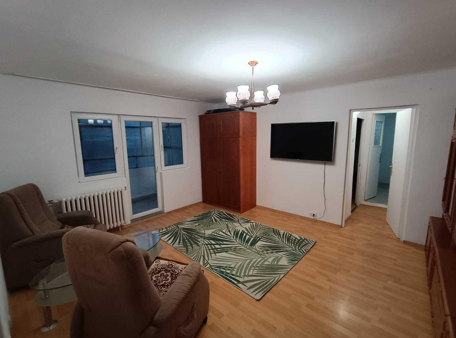 Închiriez apartament 2 camere, Rogerius, str. Moldovei, etaj 1