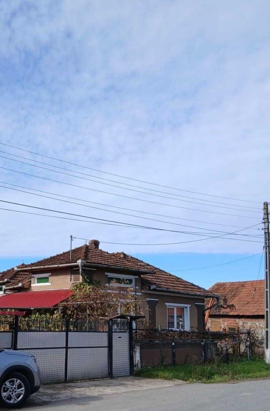 Valea Mare De Criș casă de vânzare cu front stradal generos teren 3000mp.