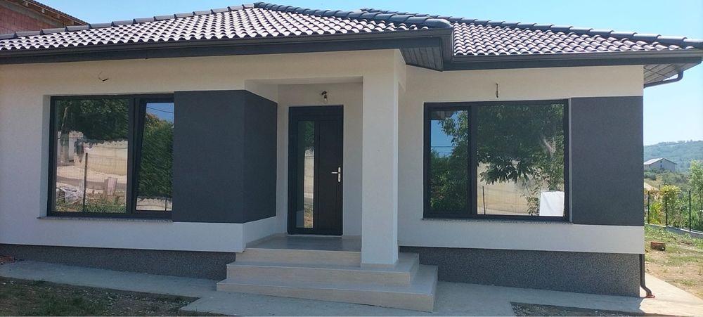 Casă modernă cu vedere panoramică spre lacul si hanul pescarilor | 150 mp construiți | Teren 750 mp | 220.000 € negociabil