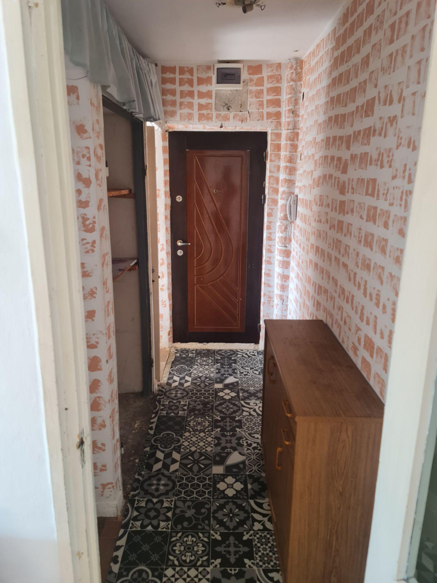 Vind apartament 2 camere - imagine 1