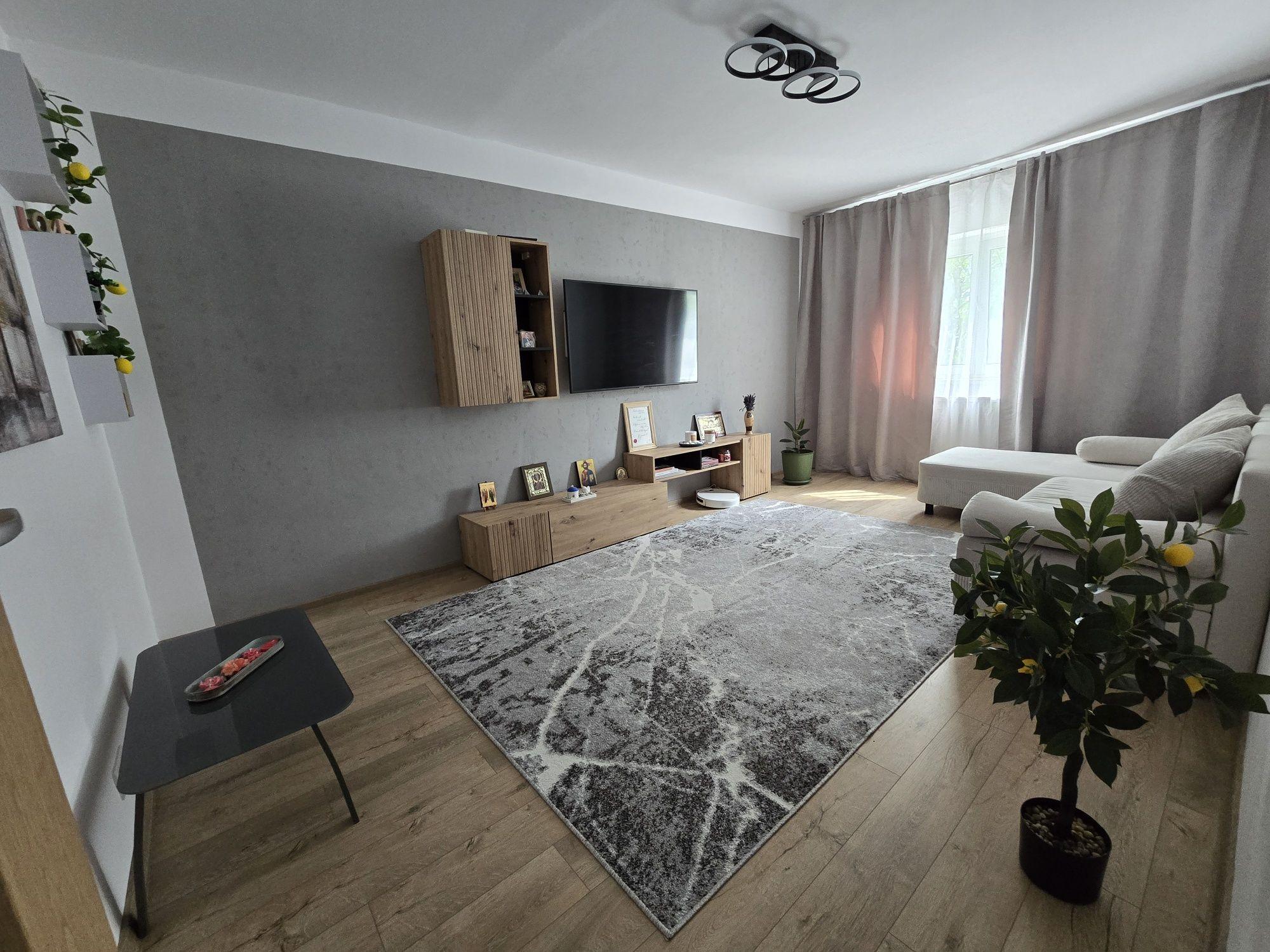 Apartament 3 camere, decomandat, zona Păltiniș - Peneș Curcanul - imagine 1