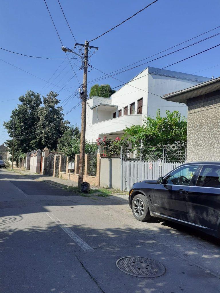 Apartament la casa- zona centrala - imagine 1
