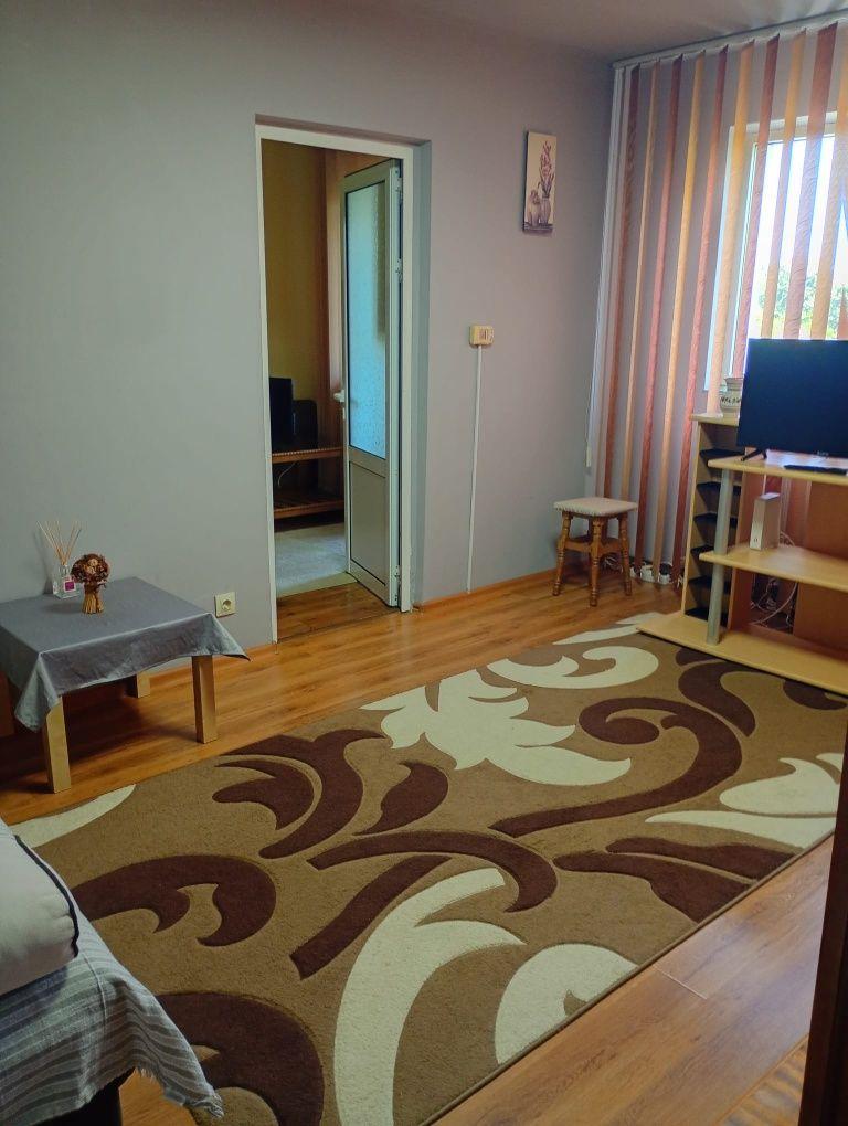 Închiriez apartament 2 camere cart. Vest - imagine 1