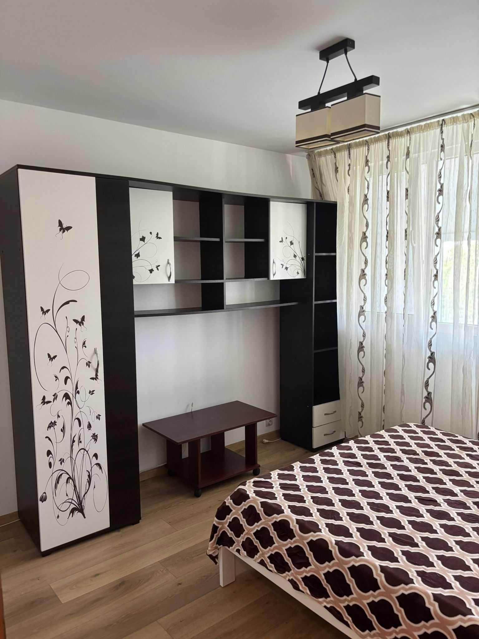 1 MAI inchiriez  apartament 2 camere