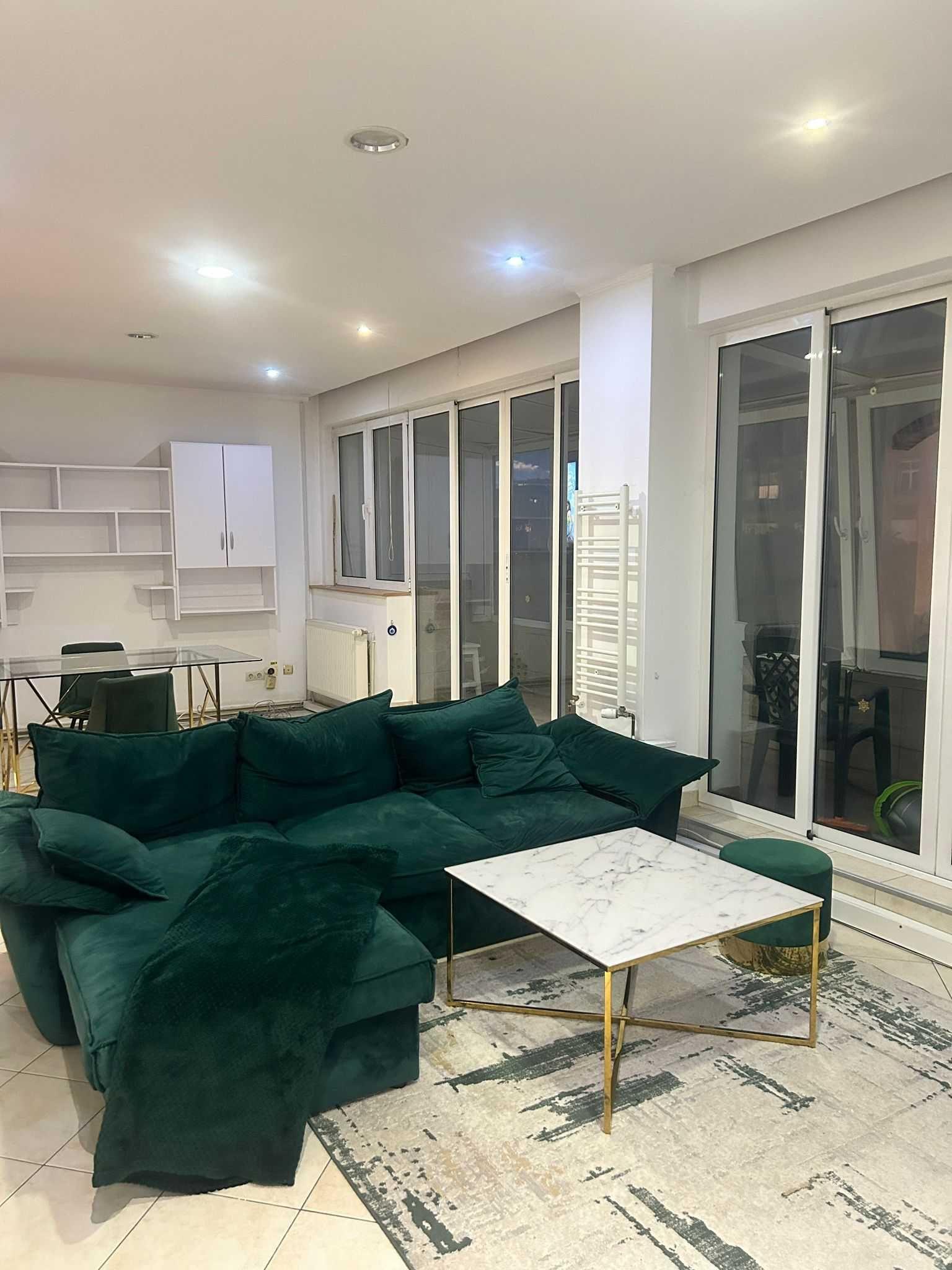 ultracentral, apartament spatios de 2 camere de inchiriat p-ta romana Bloc ARO