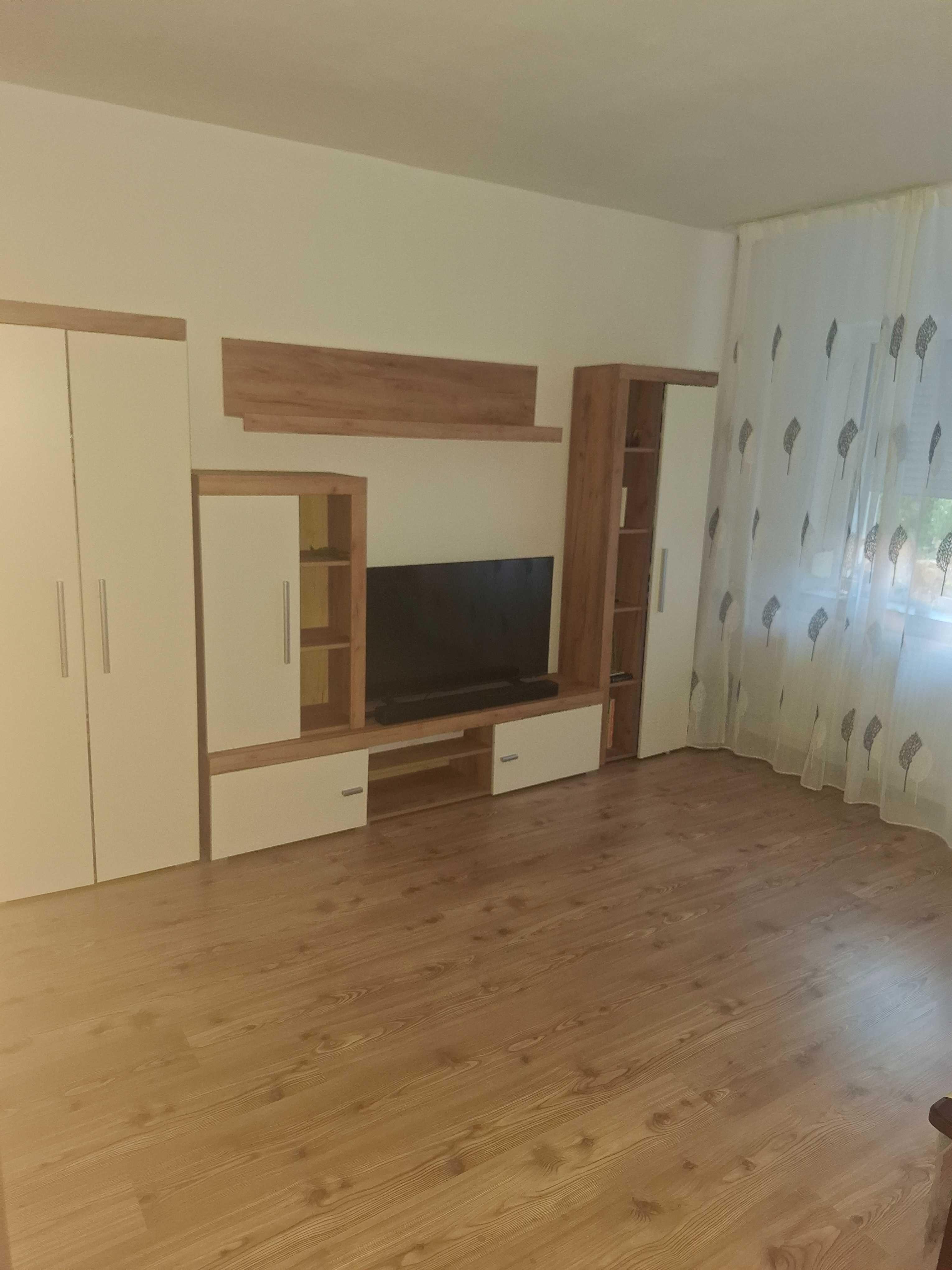 Vand 2 camere Lacul Tei