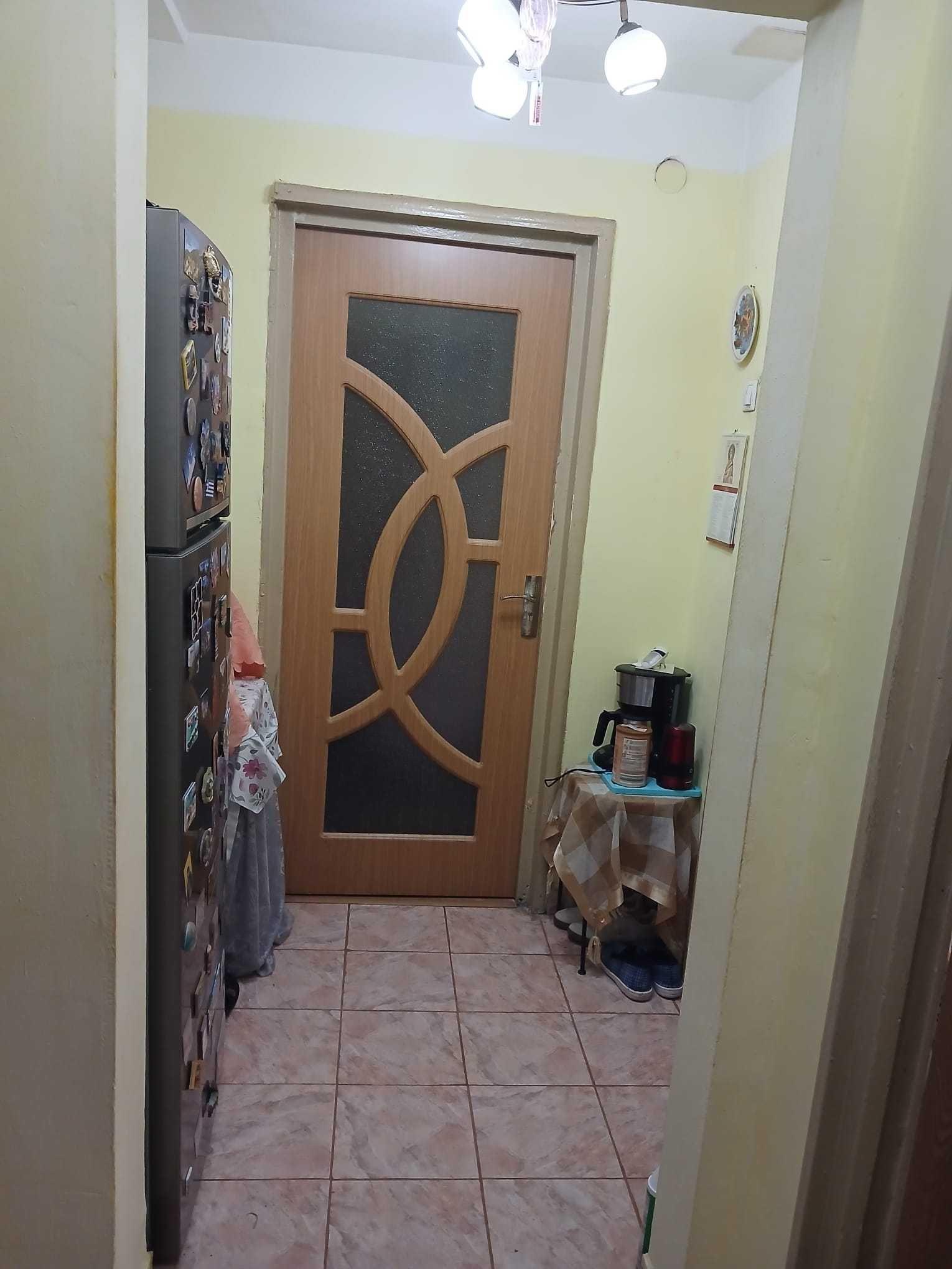 Vand apartament 2 camere COLENTINA/DOAMNA GHICA