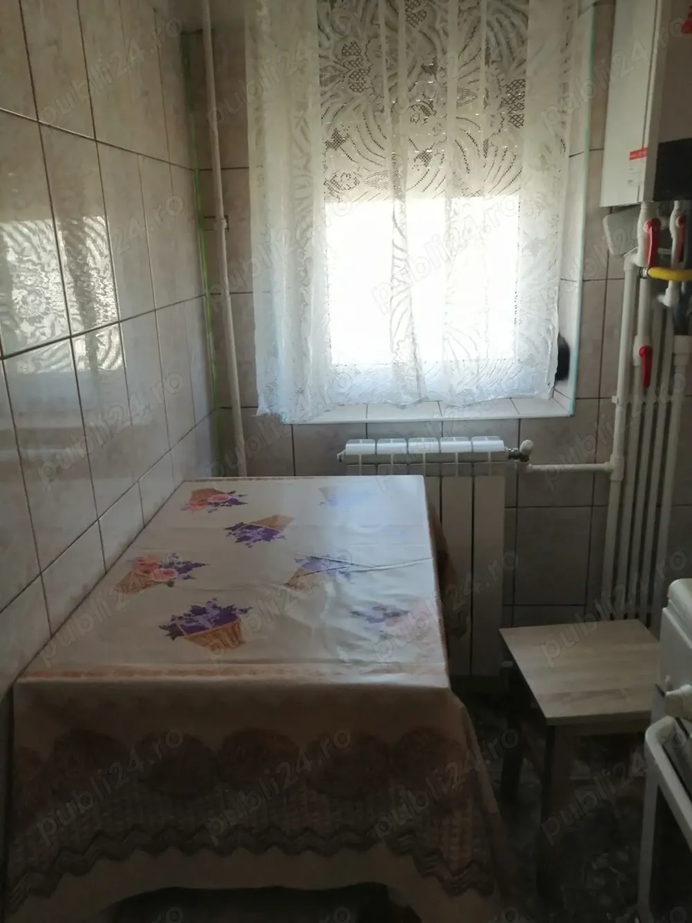 Apartament 2 camere , semidecomandat , de inchiriat vis-a vis de Campus - imagine 1