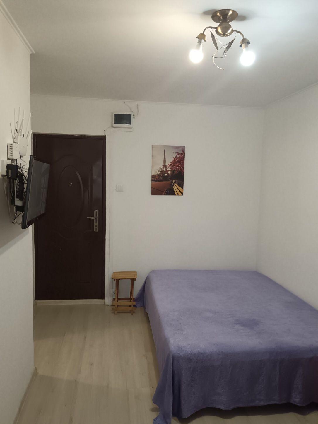 Închiriez garsoniera