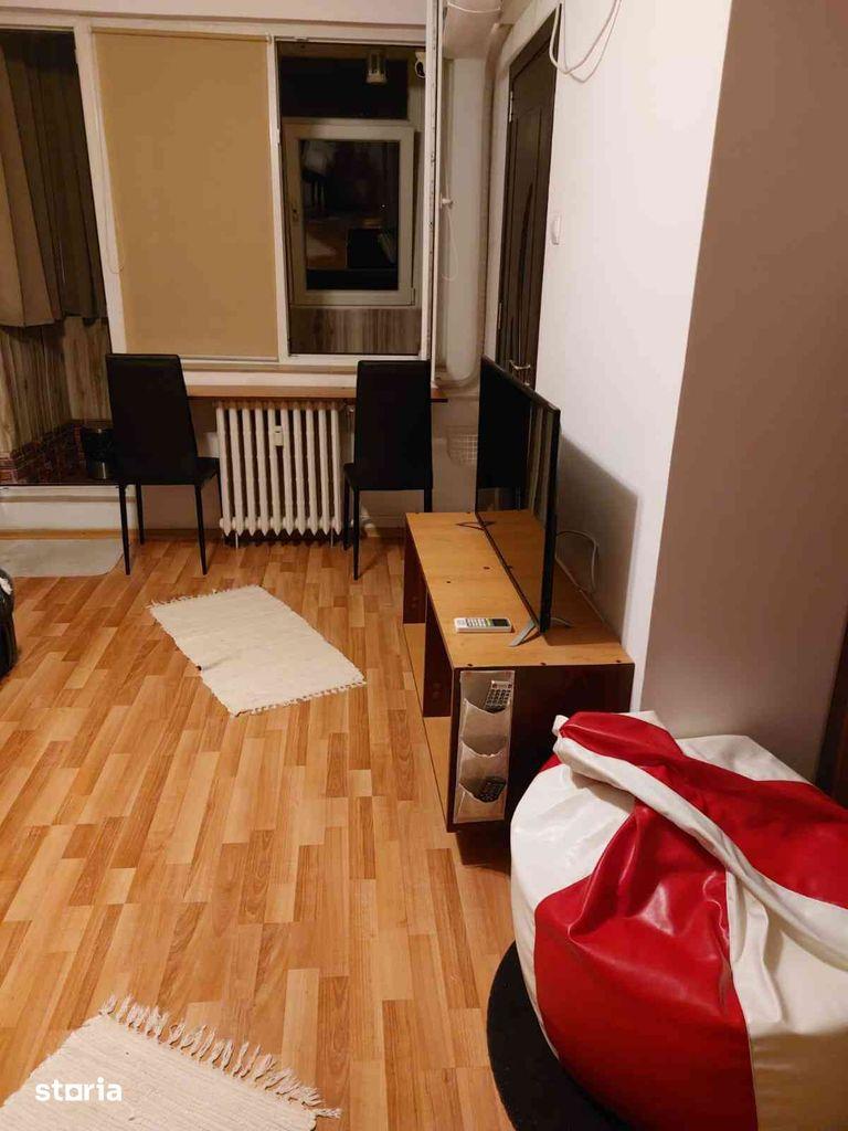 Închiriez garsonieră – Calea Vitan – 400 €/lună - imagine 1