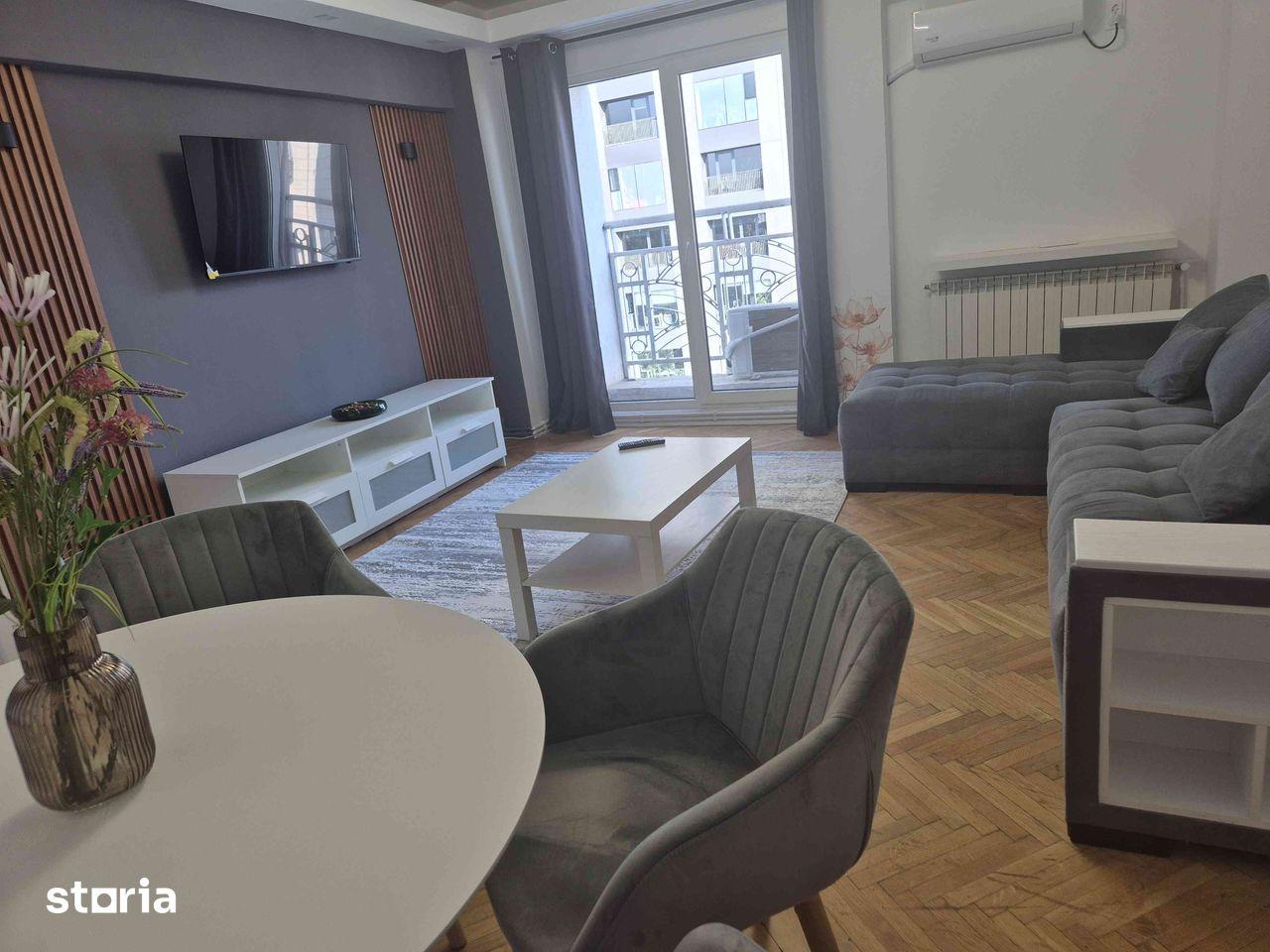 Apartament 2 camere, Centrul Istoric, cu balcon