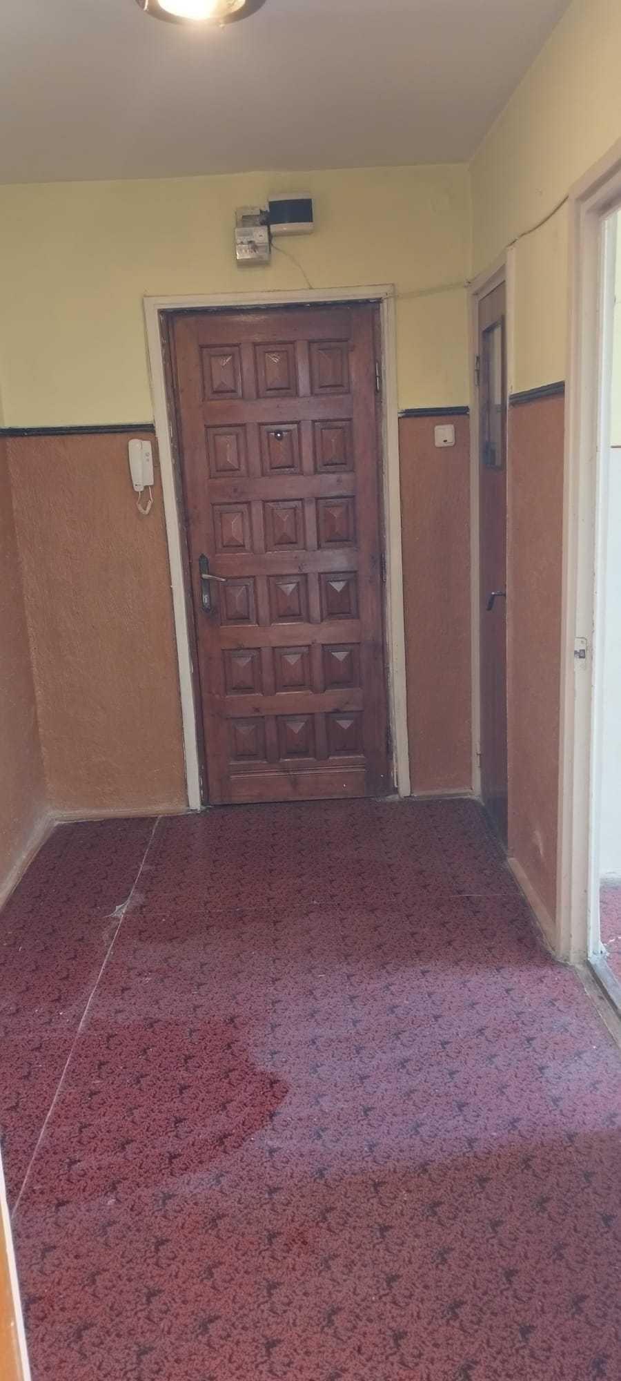 Apartament trei camere sector 4