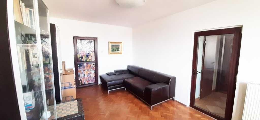 vand apartament 3 camere langa metroul Eroii Revolutiei