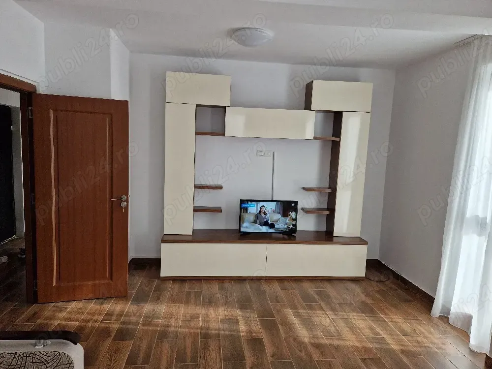 Inchiriez apartament