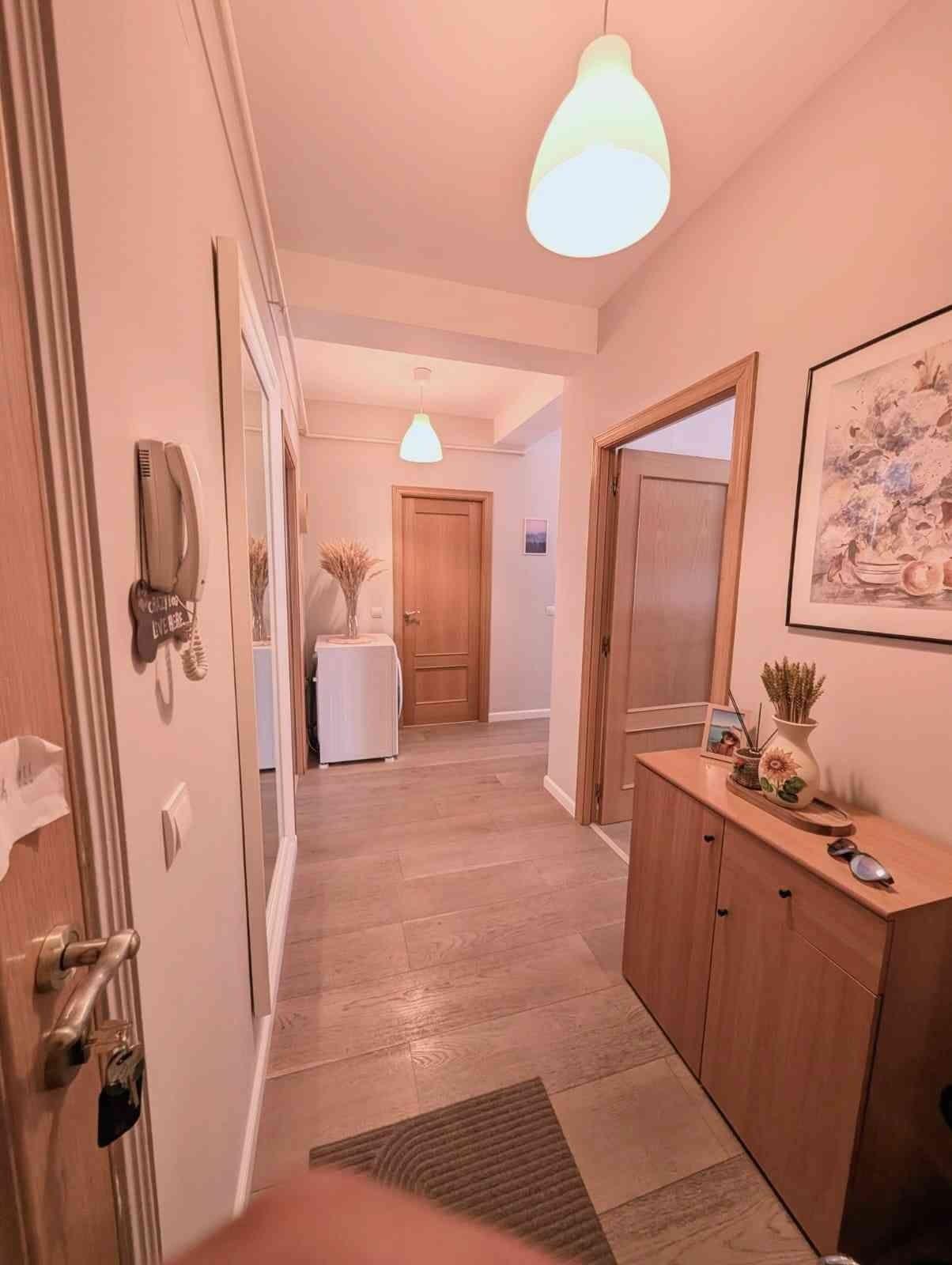 Vând apartament 3 camere - imagine 1