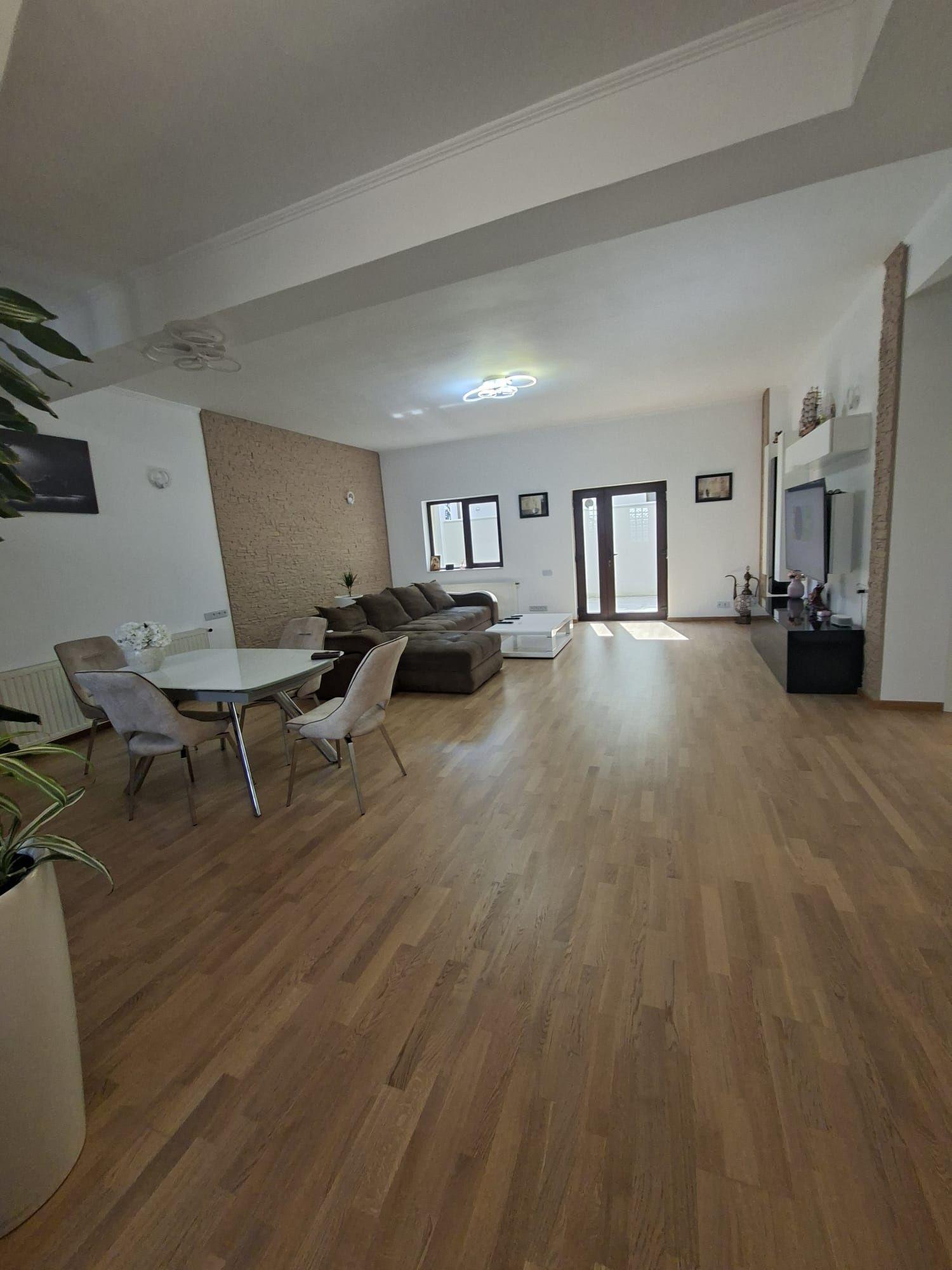 Mogosoaia  casa eleganta,f bine compartimentata în ce mai buna zona  lingă frf - imagine 1