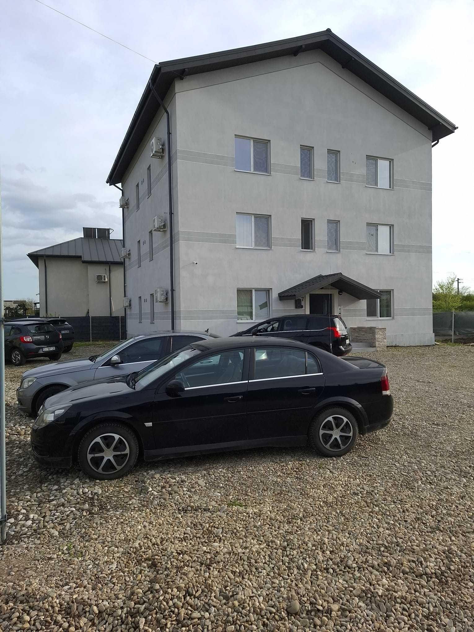 Vila, casa, bloc, 12 garsoniere + 2 apartamente, Airbnb, zona Therme, Kaufland, Carrefour, Aeroport
