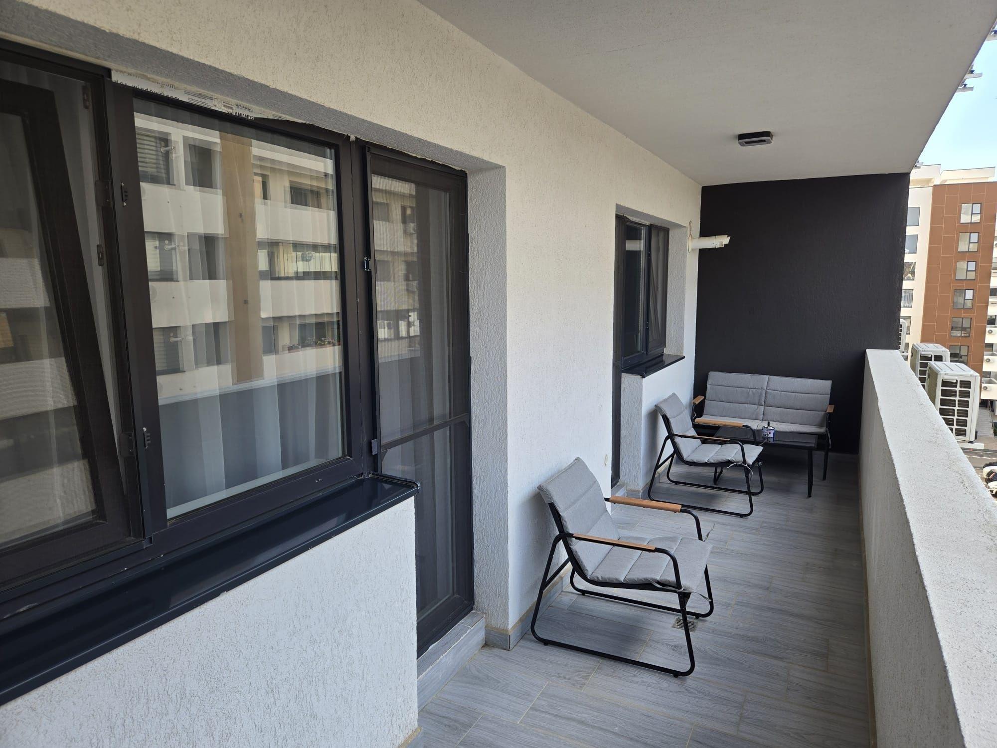 Proprietar inchiriez studio dublu