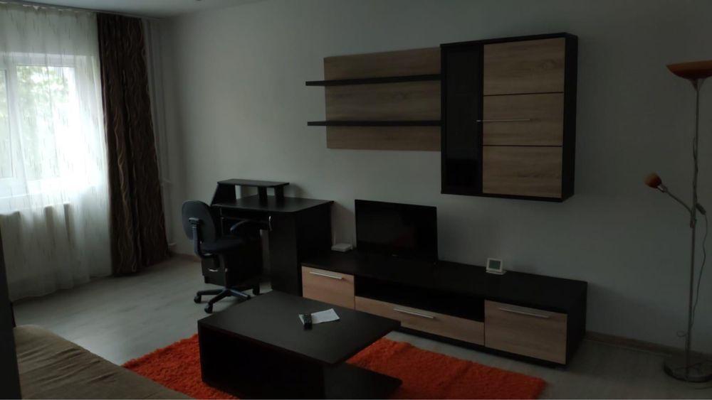 Inchiriez apartament 2 camere strada Crinului