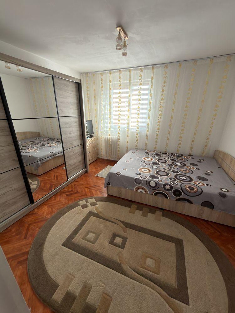 Inchiriez Apartament