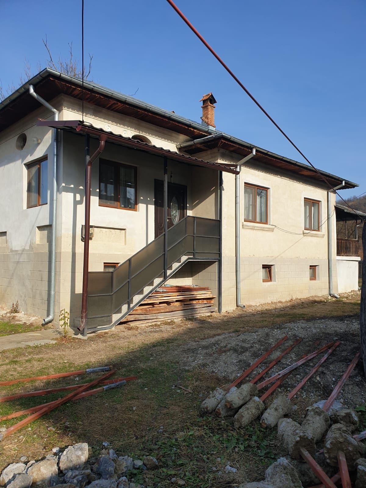 Casa comuna Glavile  sat Olteanca