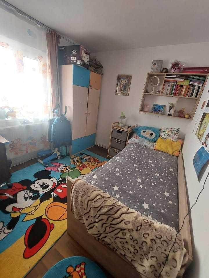 apartament de vanzare 3 camere