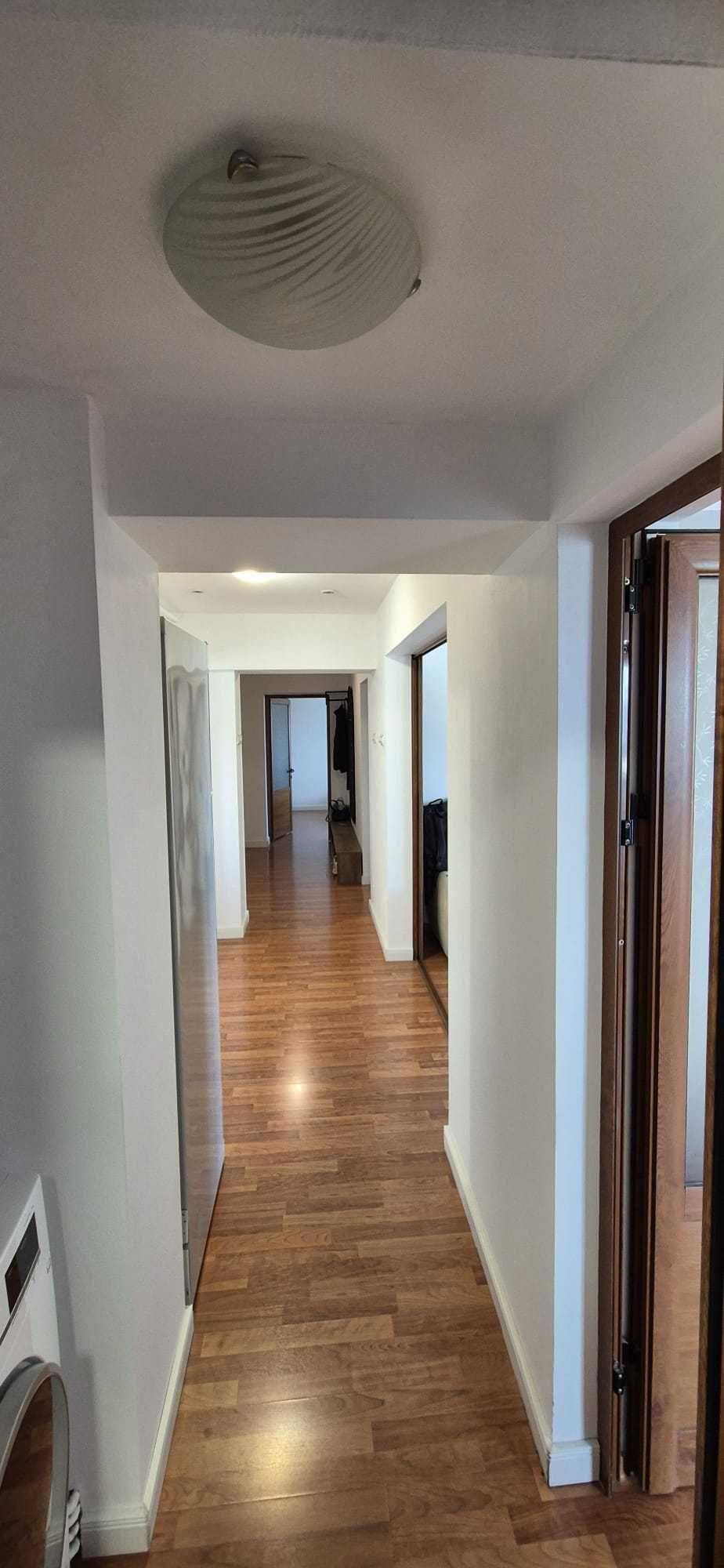 Apartament 4 camere, zona zimbru