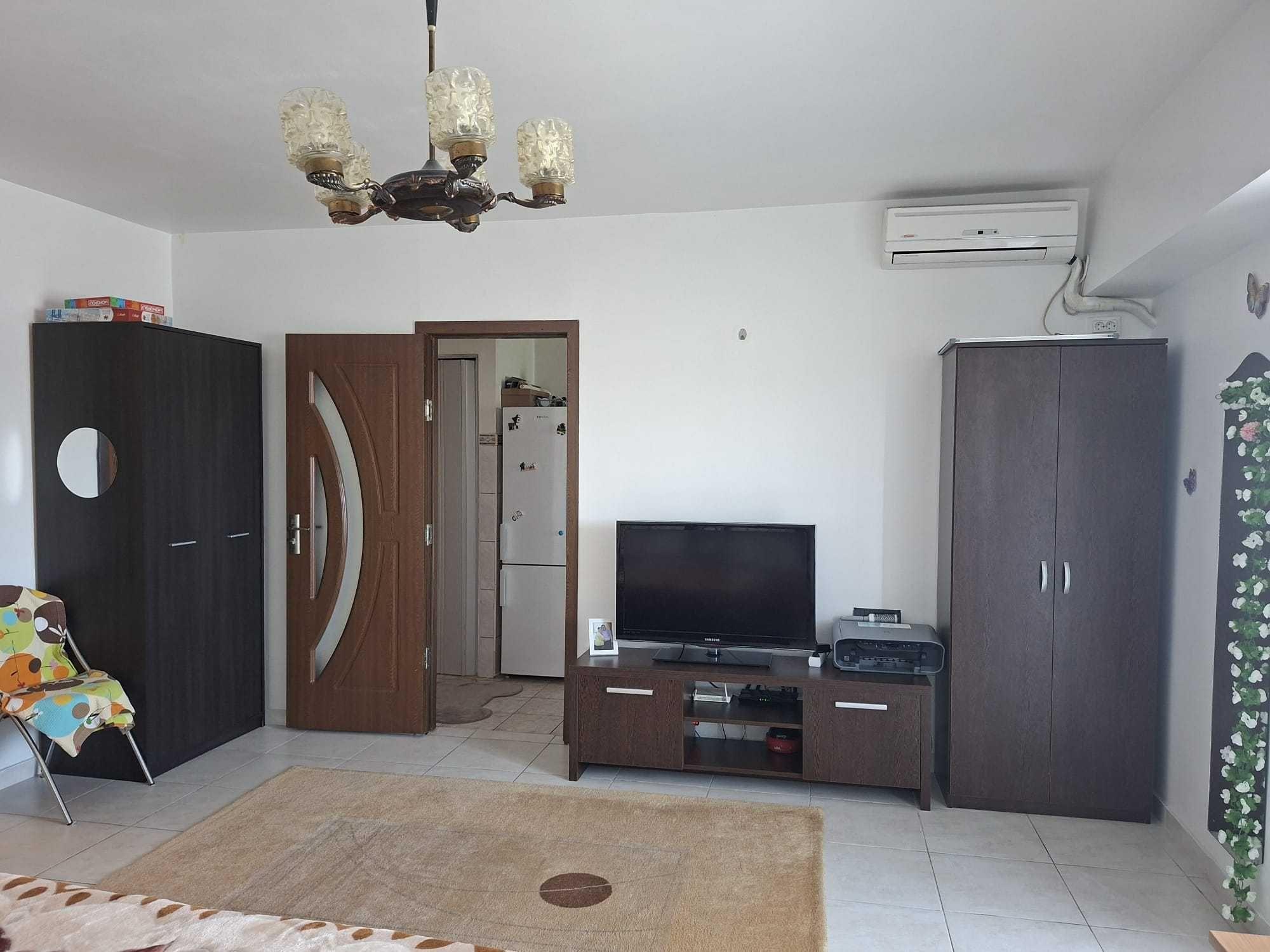Apartament o camera - zona Nicolina