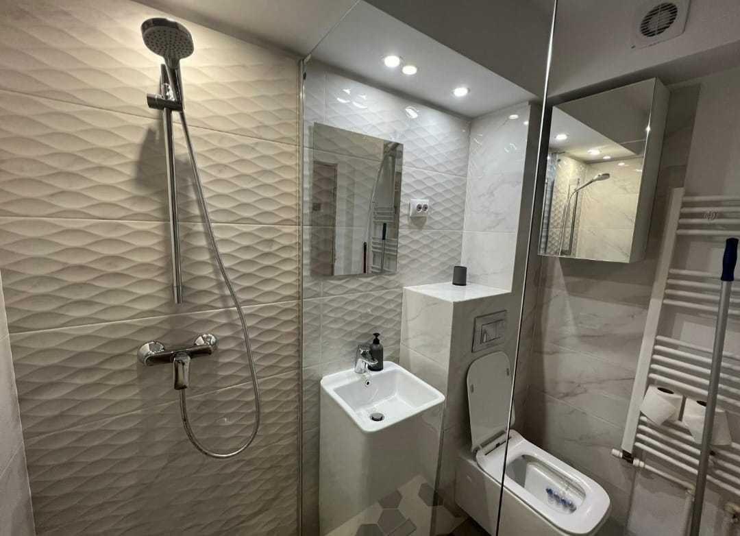 Inchiriez apartament 1 camera, decomandat, zona Tatarasi - 2 Baieti
