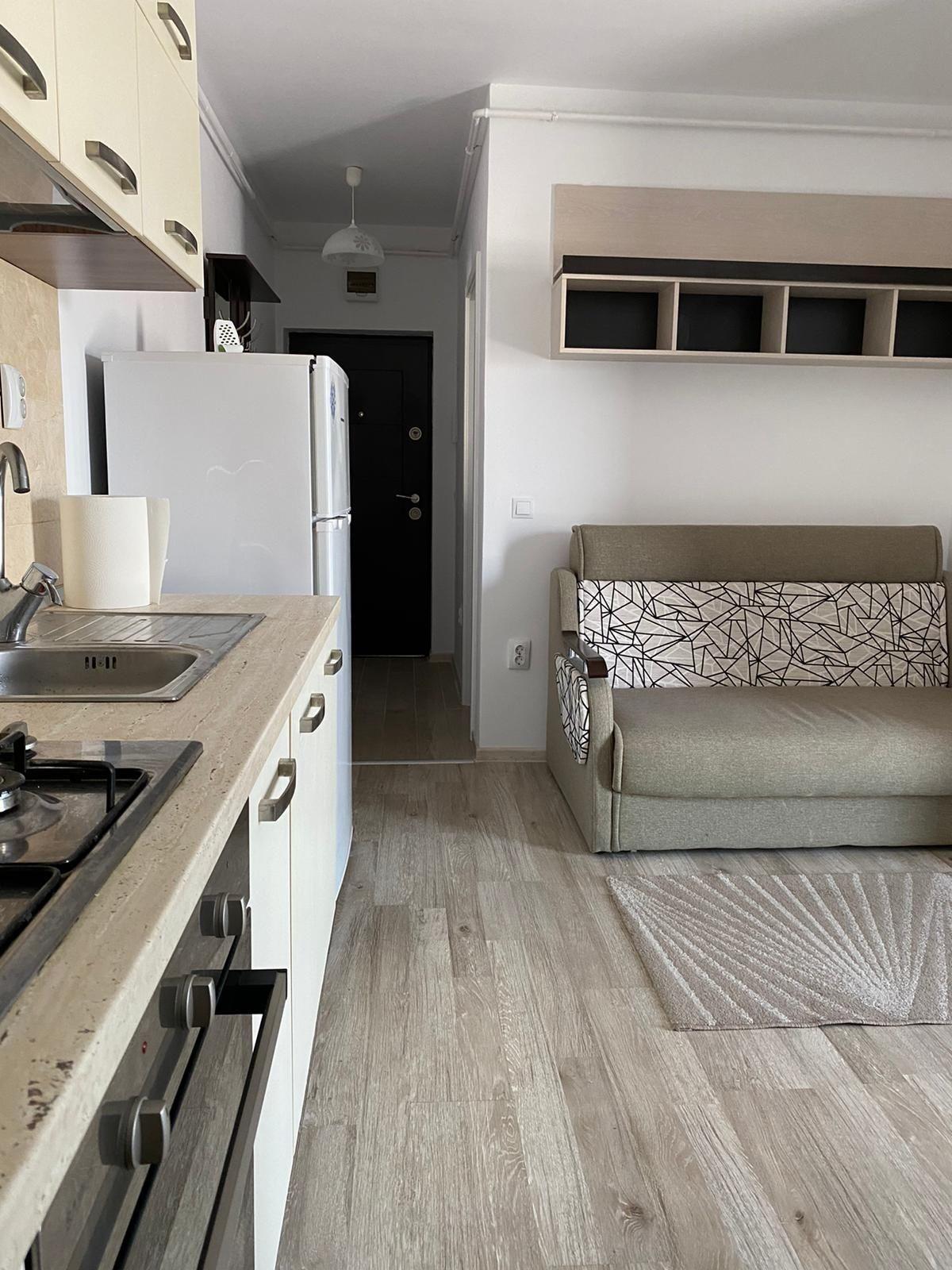 Inchiriez apartament 2 camere Palas Mall strada Sesan