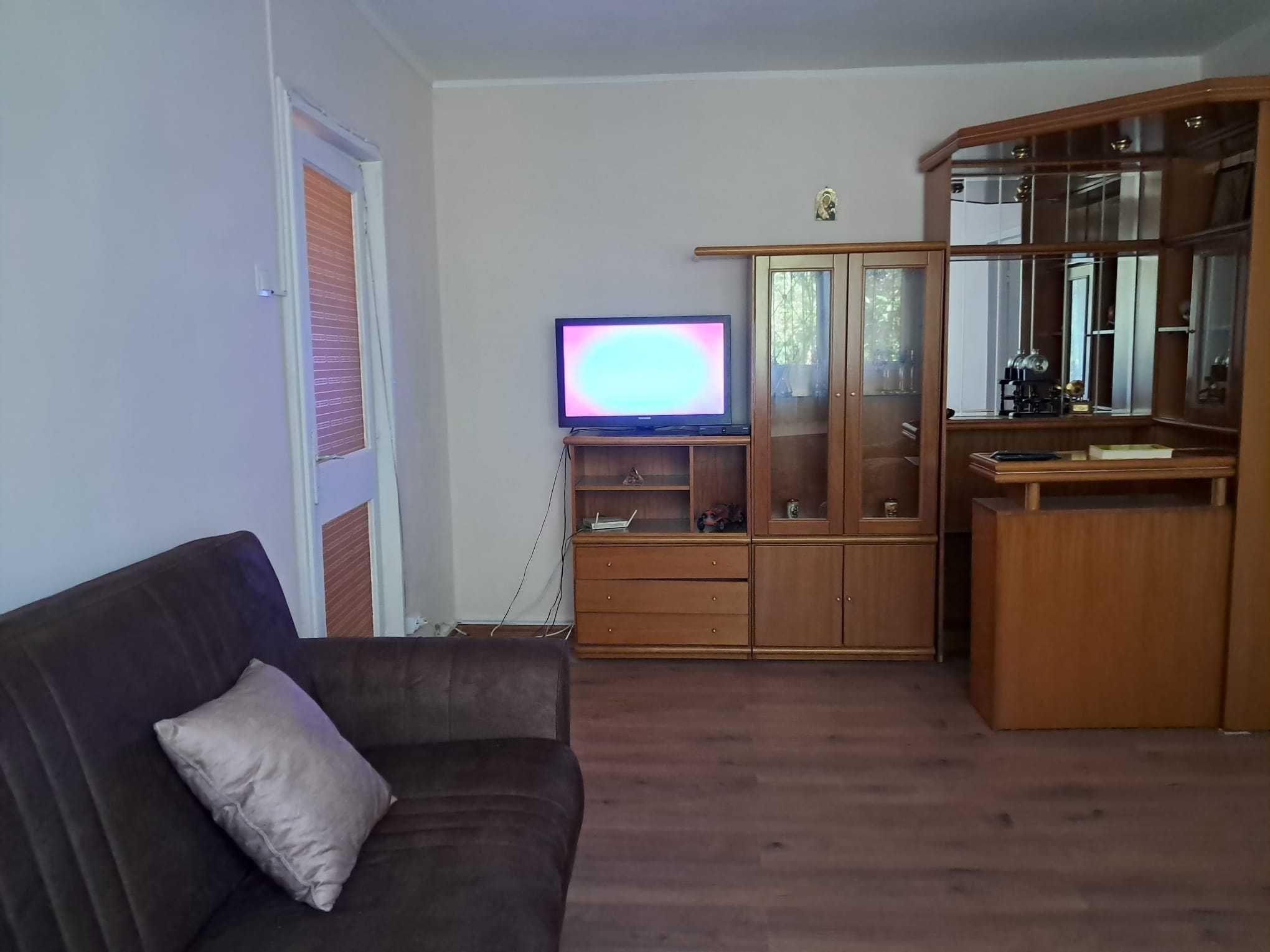 Apartament cu 2 camere Podu Ros de inchiriat  350 EU