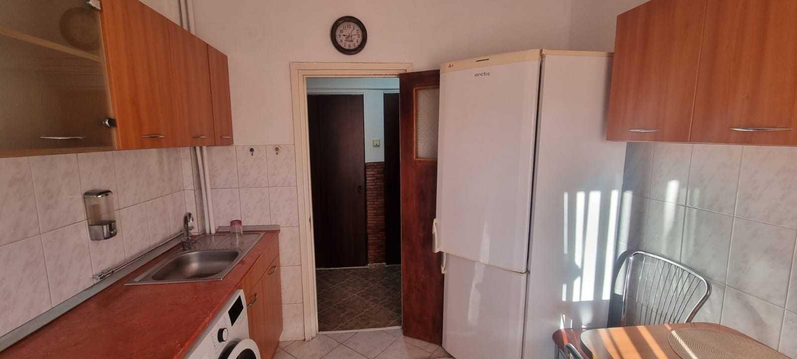 Apartament 3 camere decomandat de închiriat – Zonă Rond Zimbru, Iași