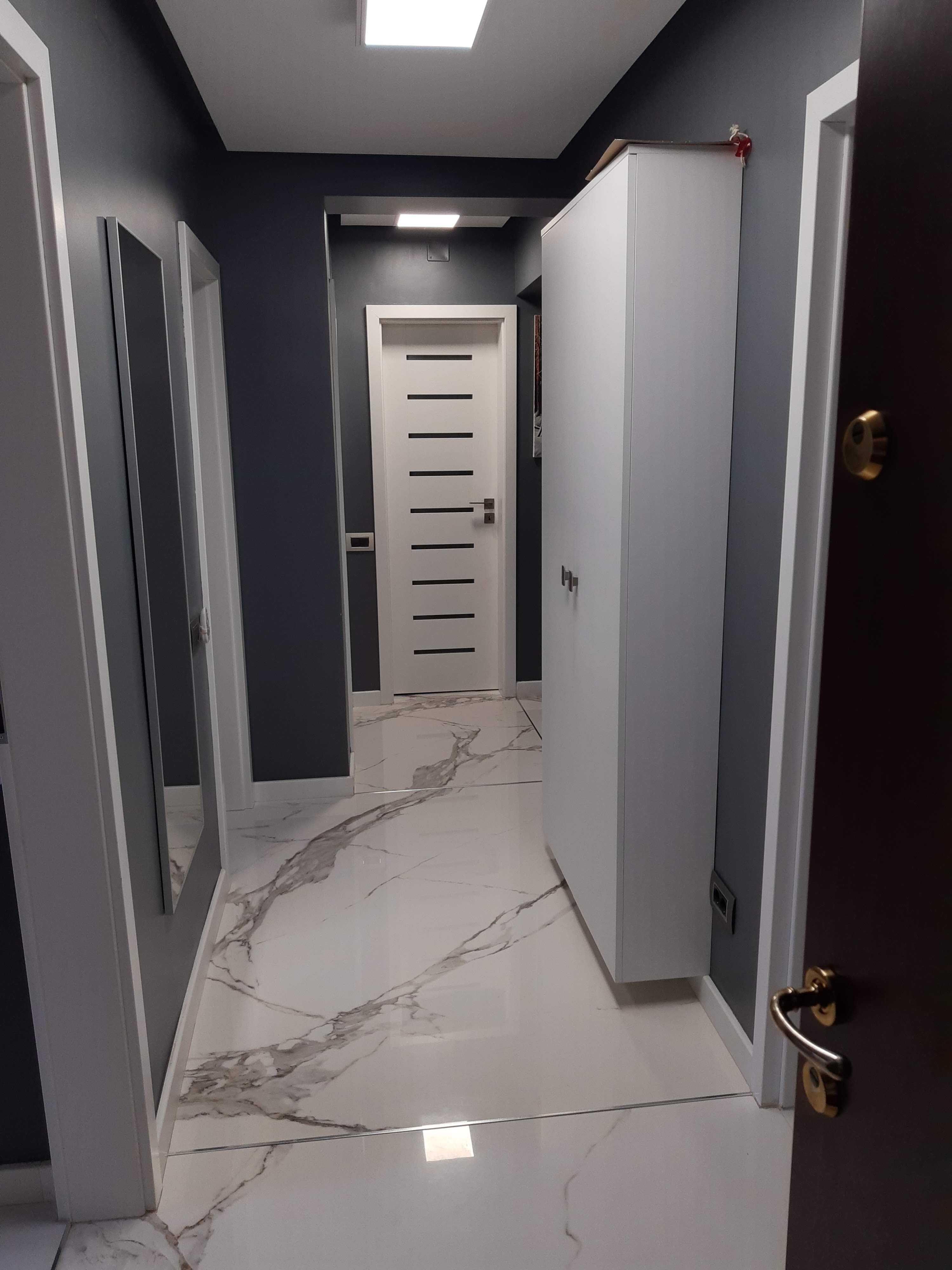 Vand apartament trei camere zona Podgoria.